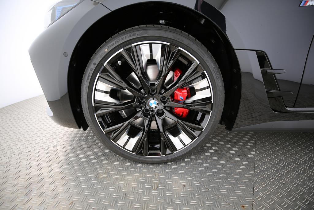 BMW i4 xDrive40-image-15