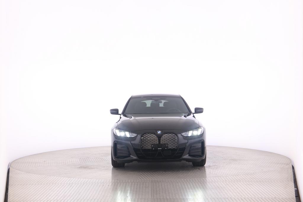BMW i4 xDrive40-image-9