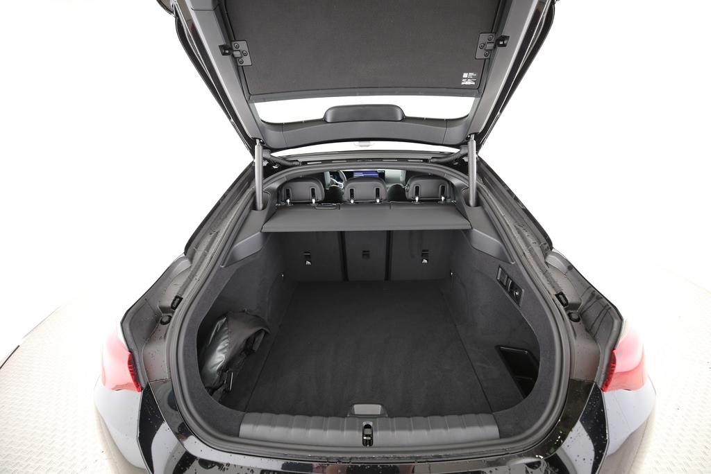 BMW i4 xDrive40-image-17