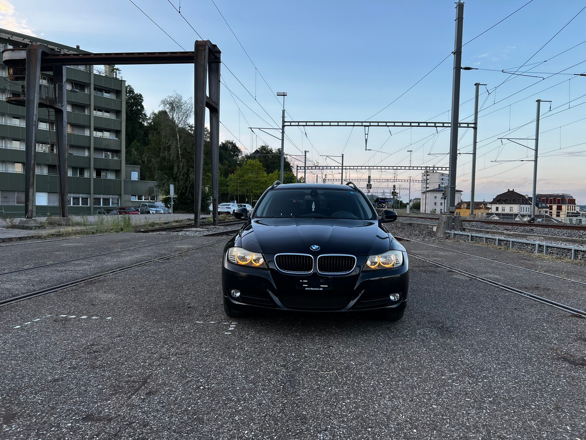 BMW 320i Touring-image-7