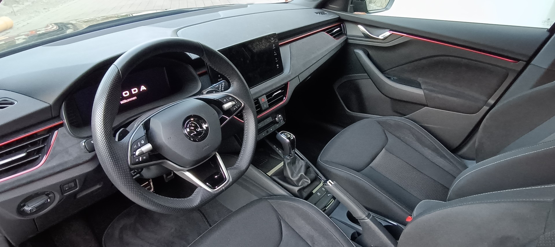 SKODA 1.5 TSI Dynamic DSG-image-4