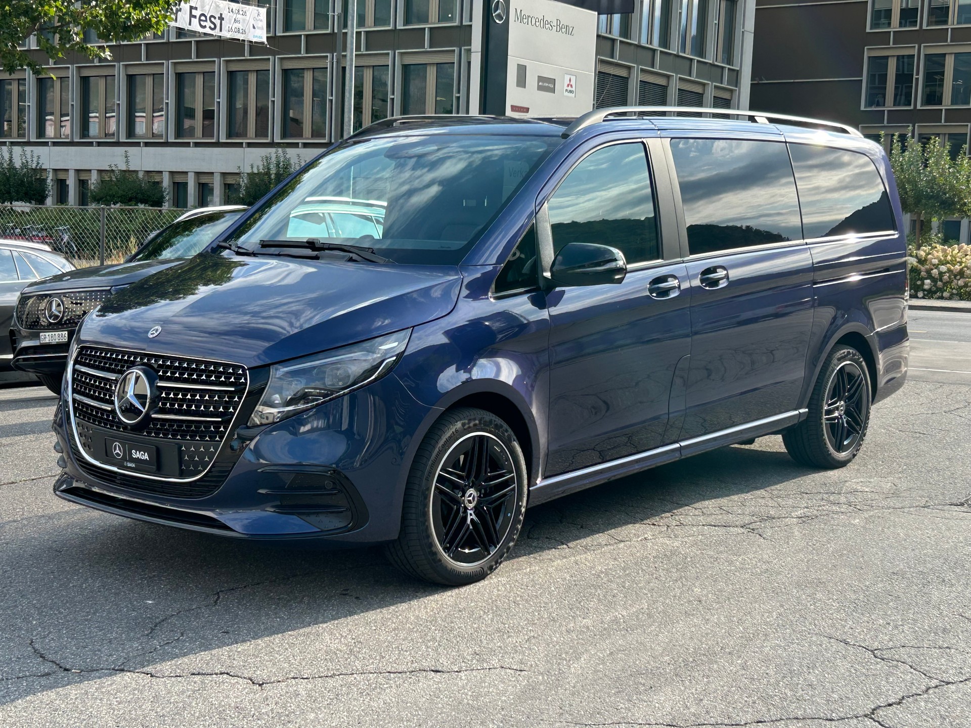 MERCEDES-BENZ V 300 d Exclusive L SWISS EDITION 4MATIC-image-2