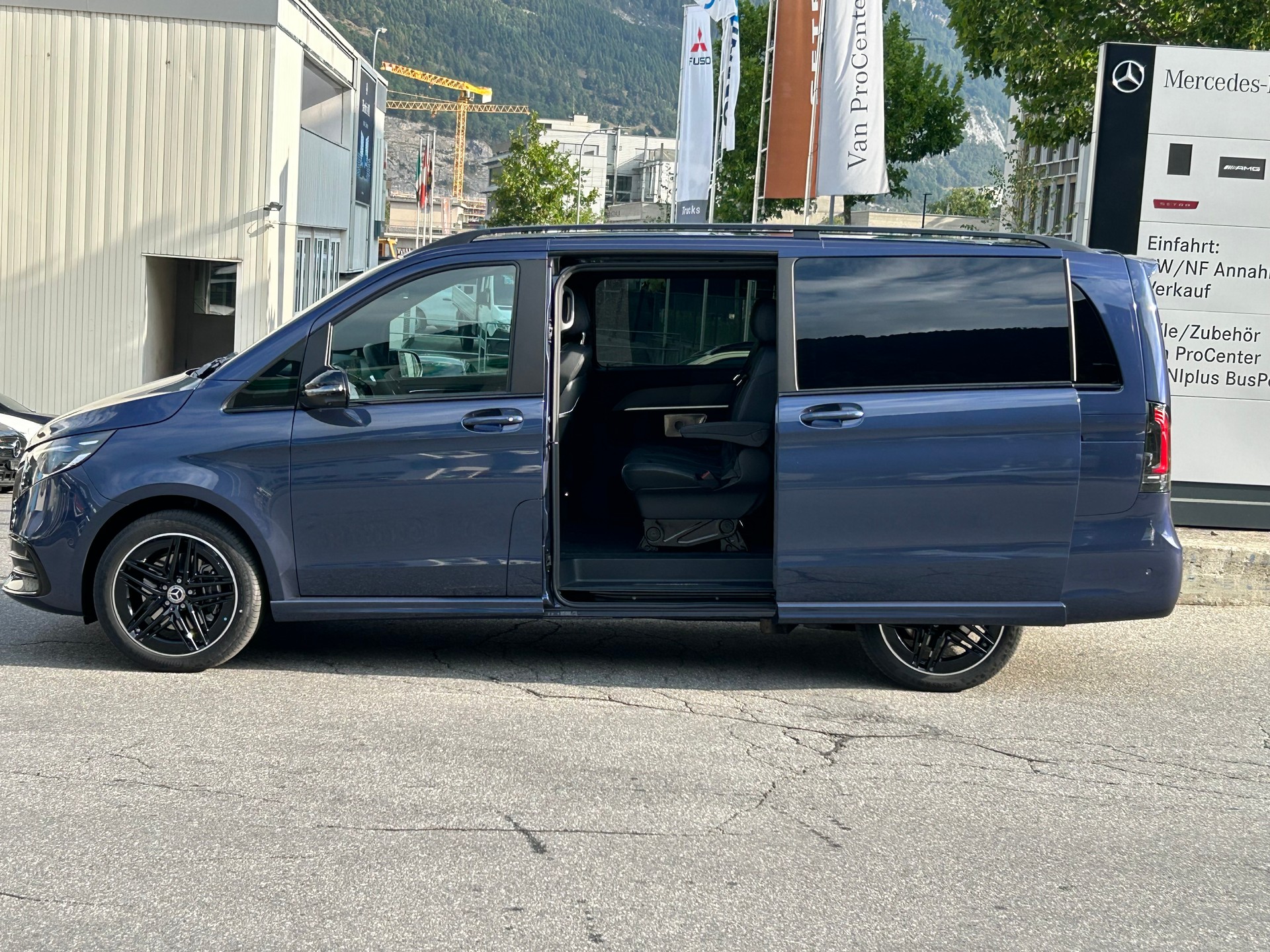 MERCEDES-BENZ V 300 d Exclusive L SWISS EDITION 4MATIC-image-6