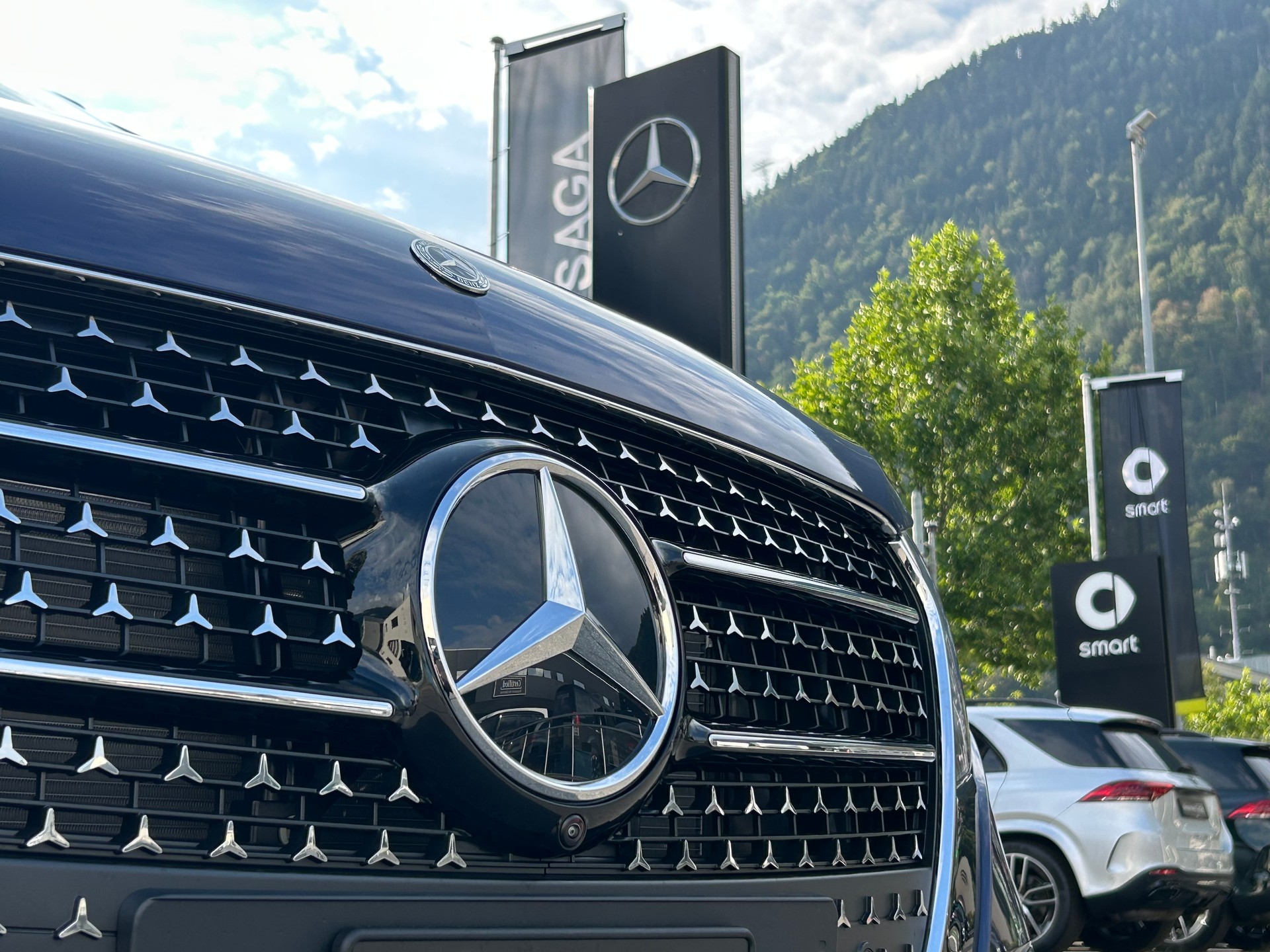 MERCEDES-BENZ V 300 d Exclusive L SWISS EDITION 4MATIC-image-3