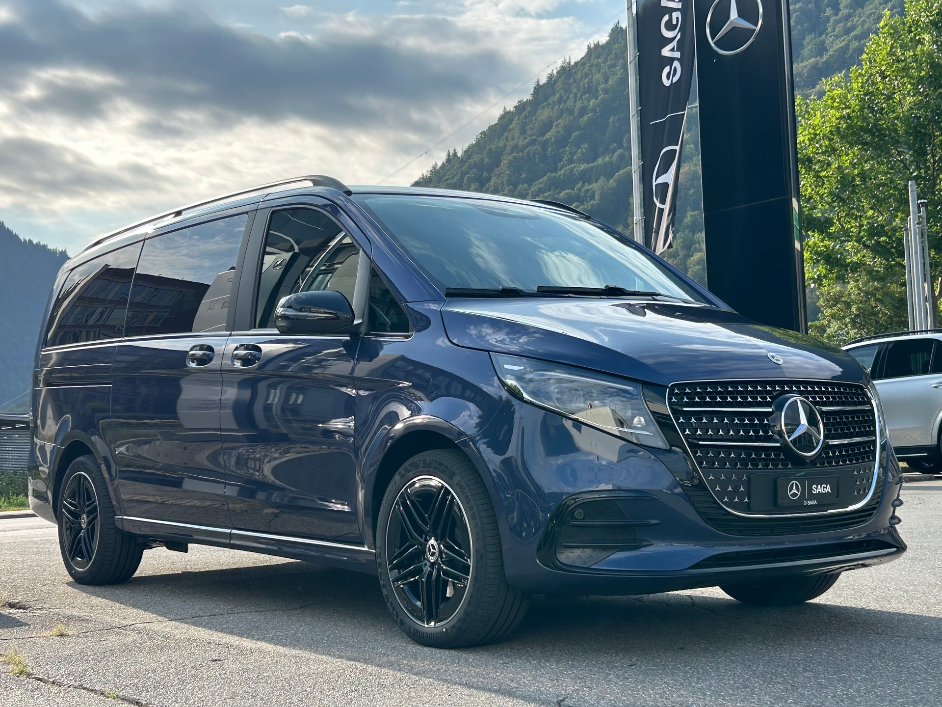 MERCEDES-BENZ V 300 d Exclusive L SWISS EDITION 4MATIC-image-0