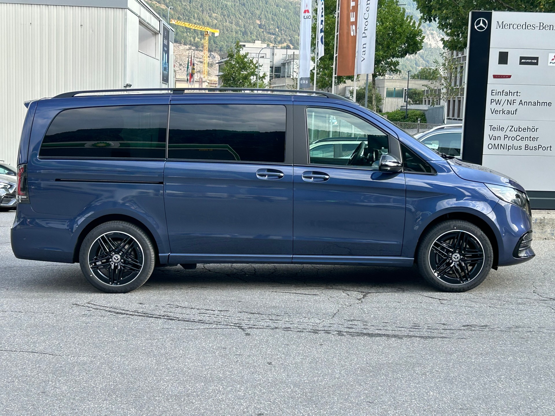 MERCEDES-BENZ V 300 d Exclusive L SWISS EDITION 4MATIC-image-16