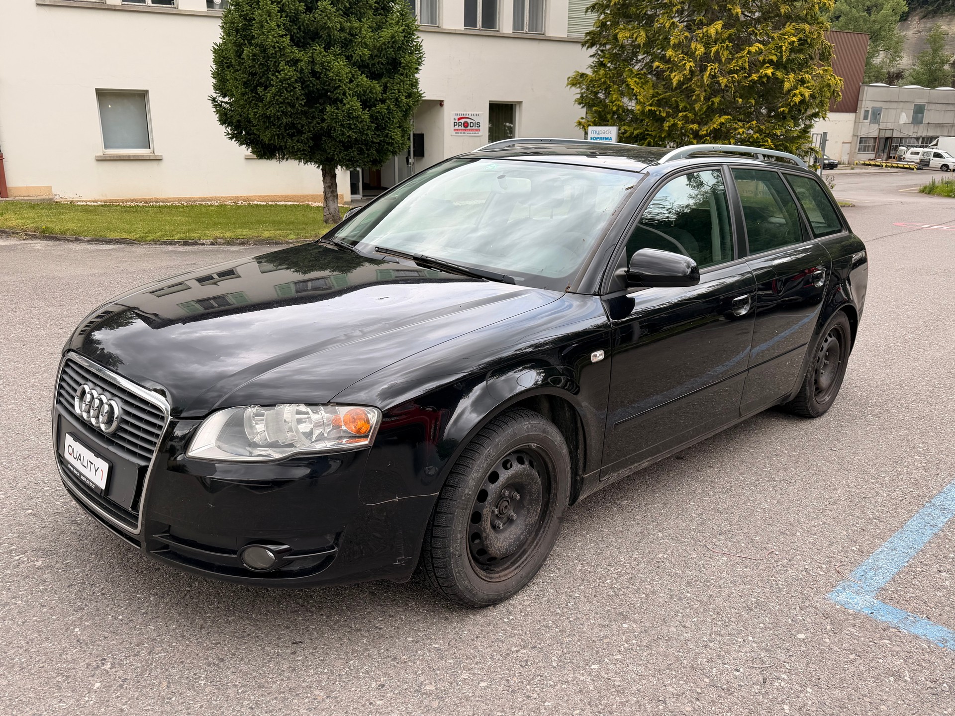 AUDI A4 Avant 2.0-image-1
