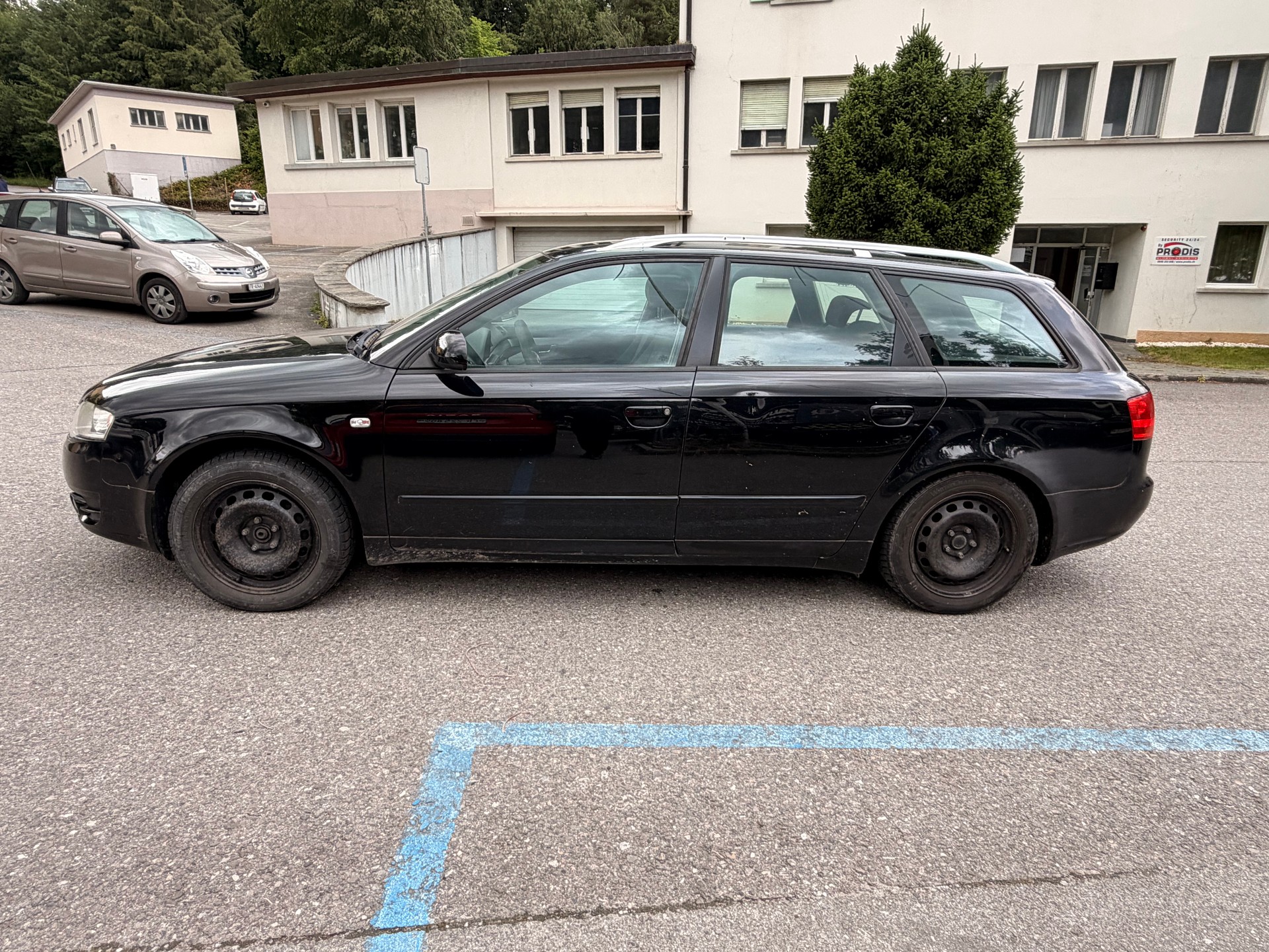 AUDI A4 Avant 2.0-image-2