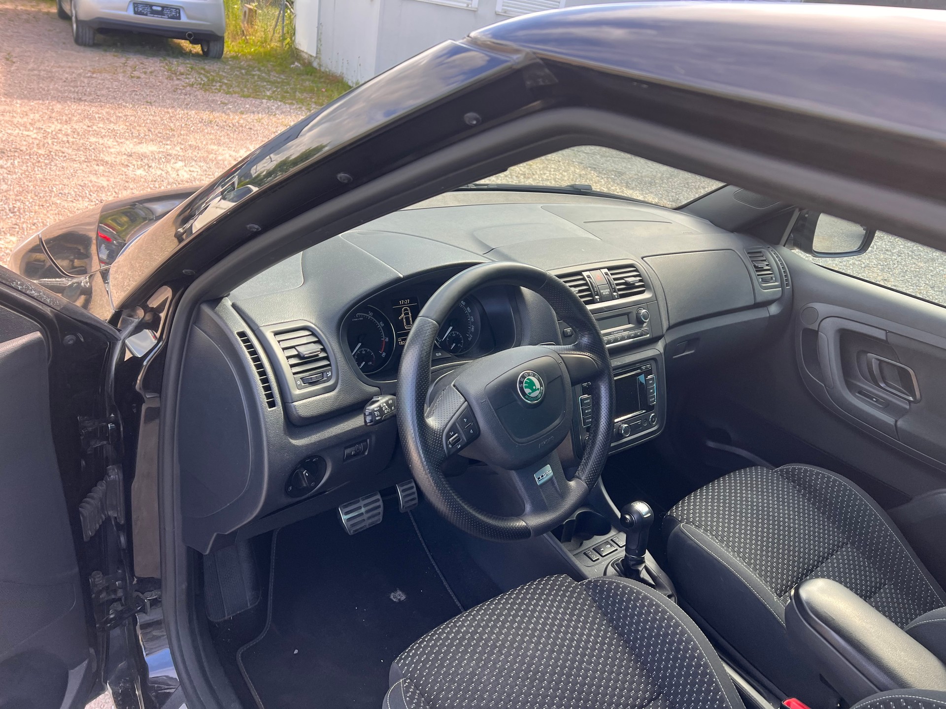 SKODA Fabia 1.4 TSI RS DSG-image-11