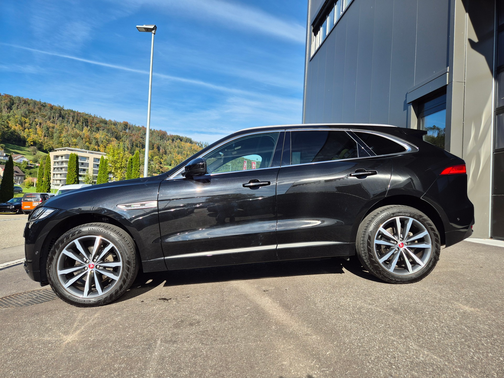 JAGUAR F-Pace 25d R-Sport AWD Automatik-image-0