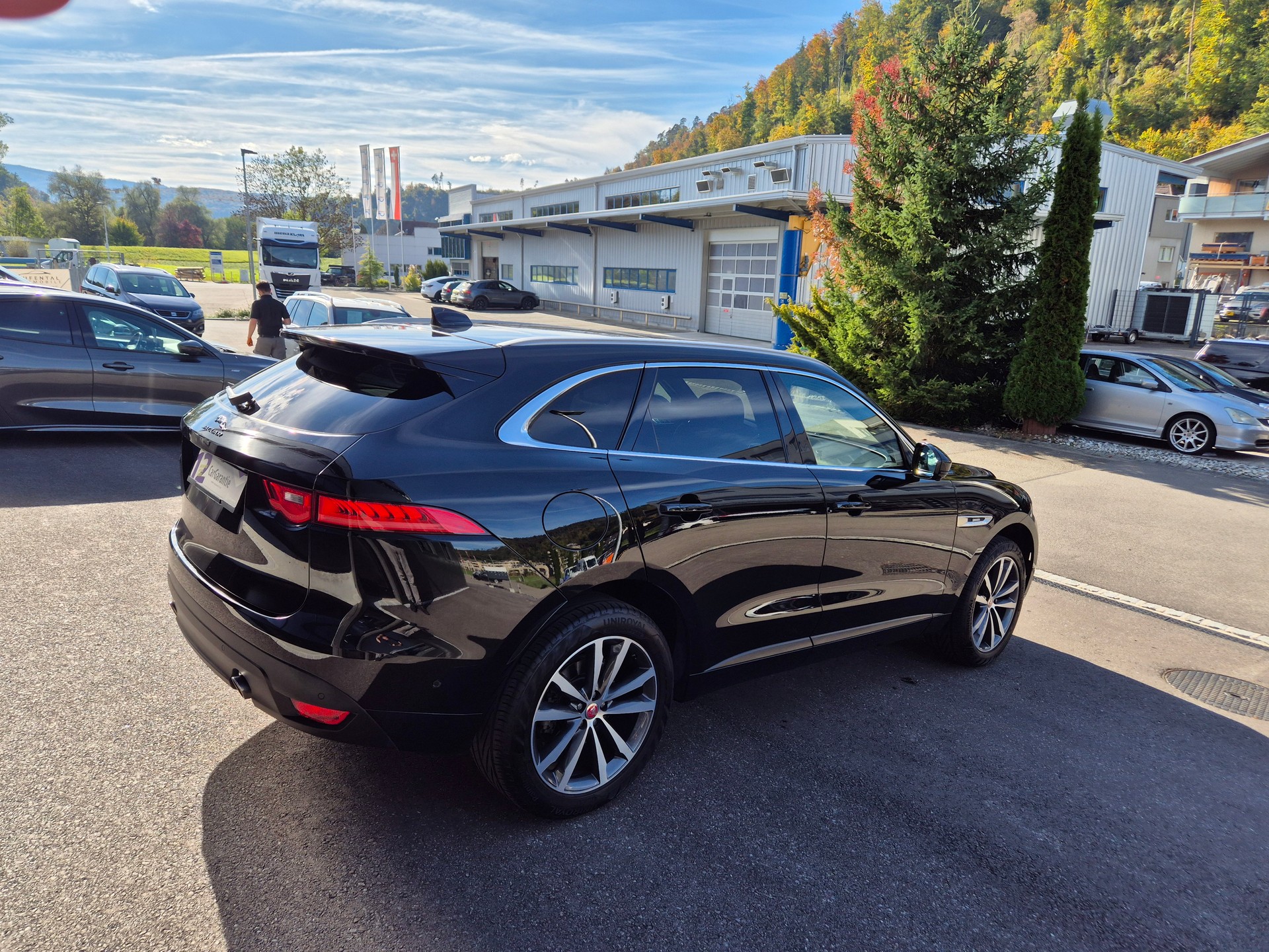 JAGUAR F-Pace 25d R-Sport AWD Automatik-image-2