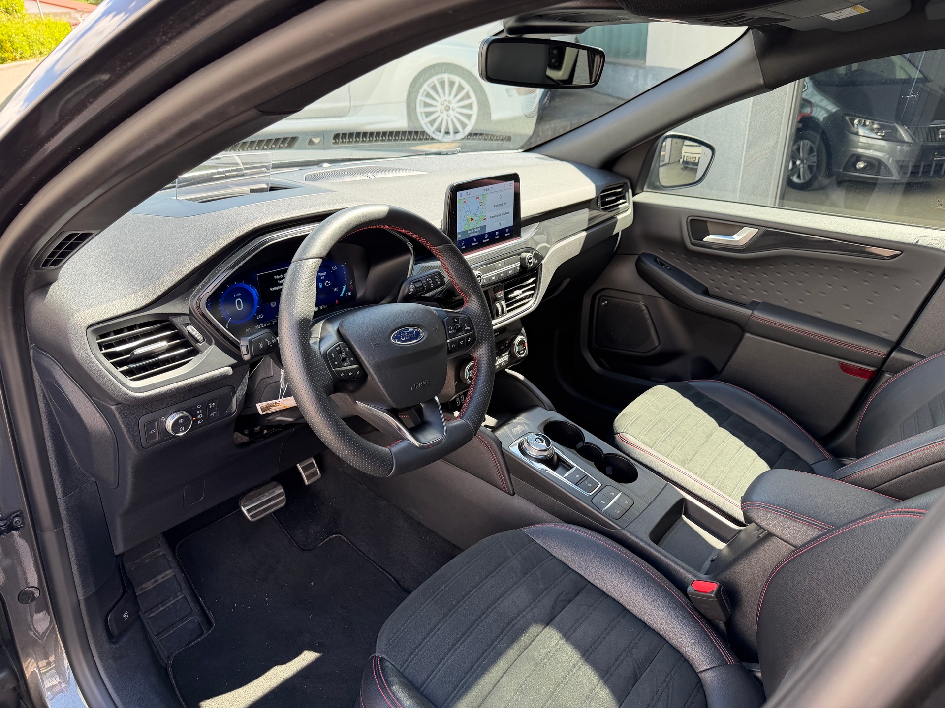 FORD Kuga 2.5 FHEV ST-Line X 4WD-image-8