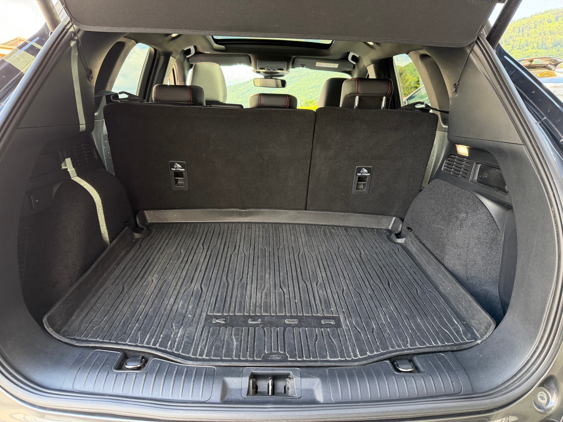 FORD Kuga 2.5 FHEV ST-Line X 4WD-image-11