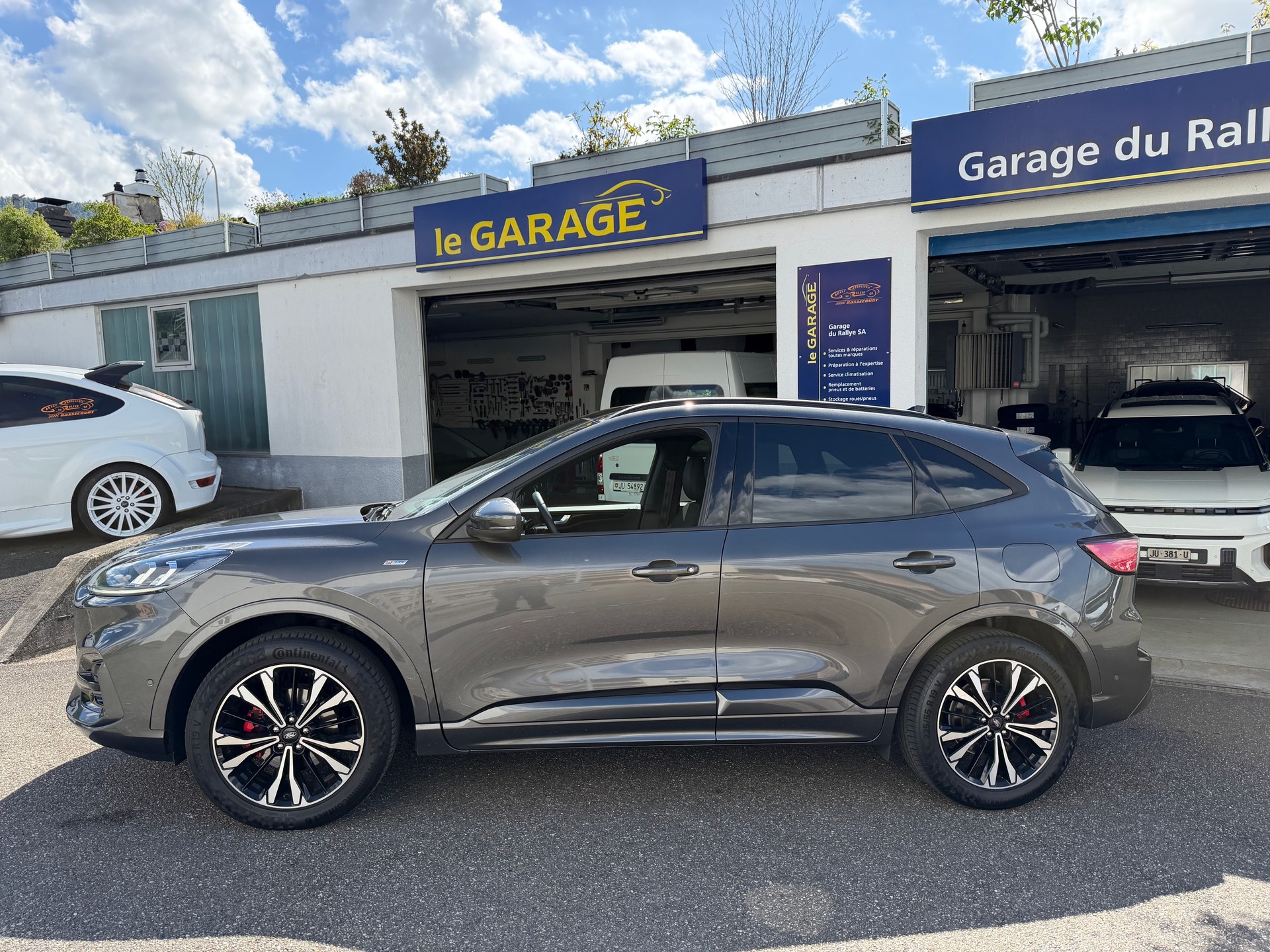 FORD Kuga 2.5 FHEV ST-Line X 4WD-image-1