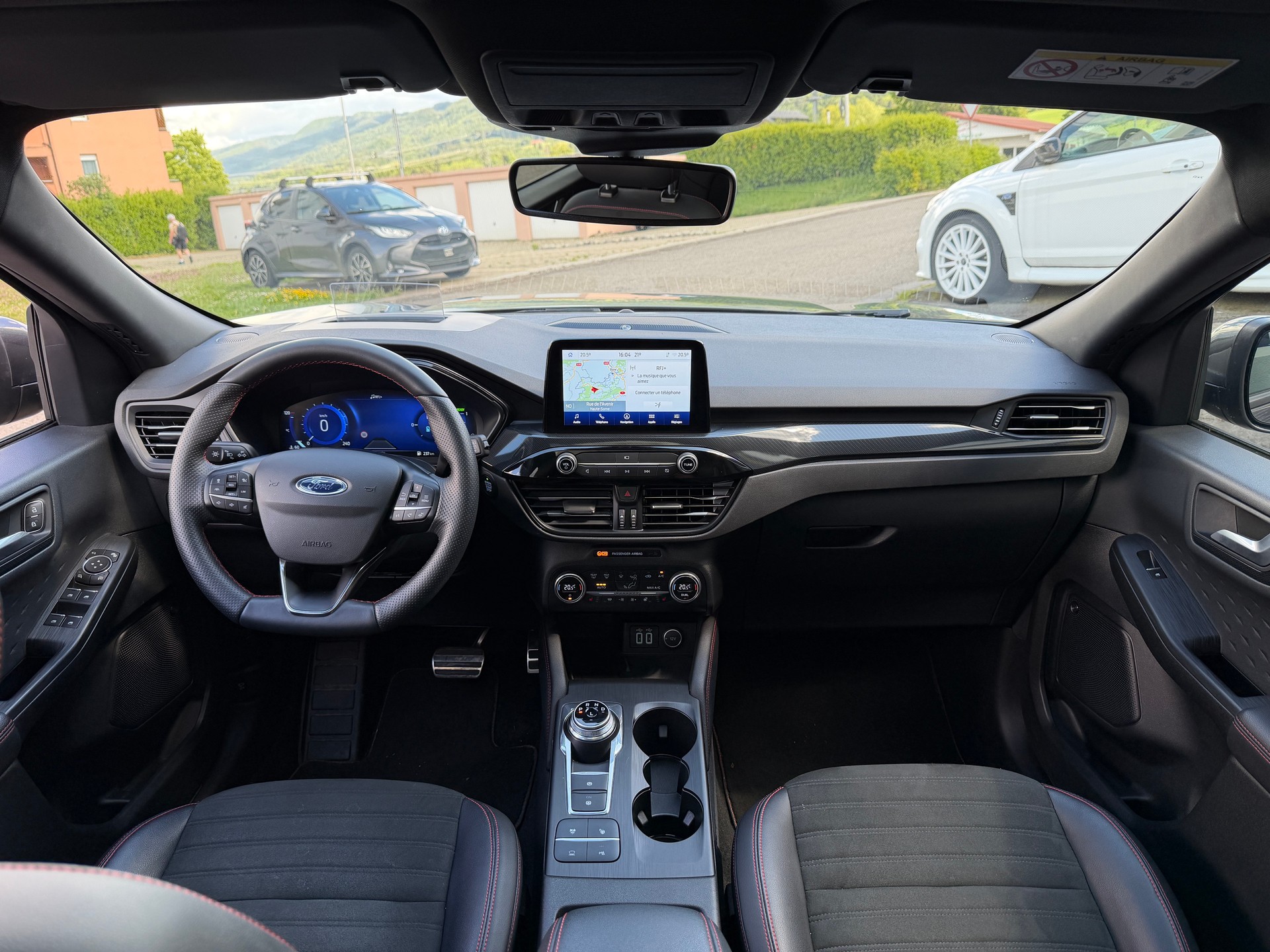 FORD Kuga 2.5 FHEV ST-Line X 4WD-image-6