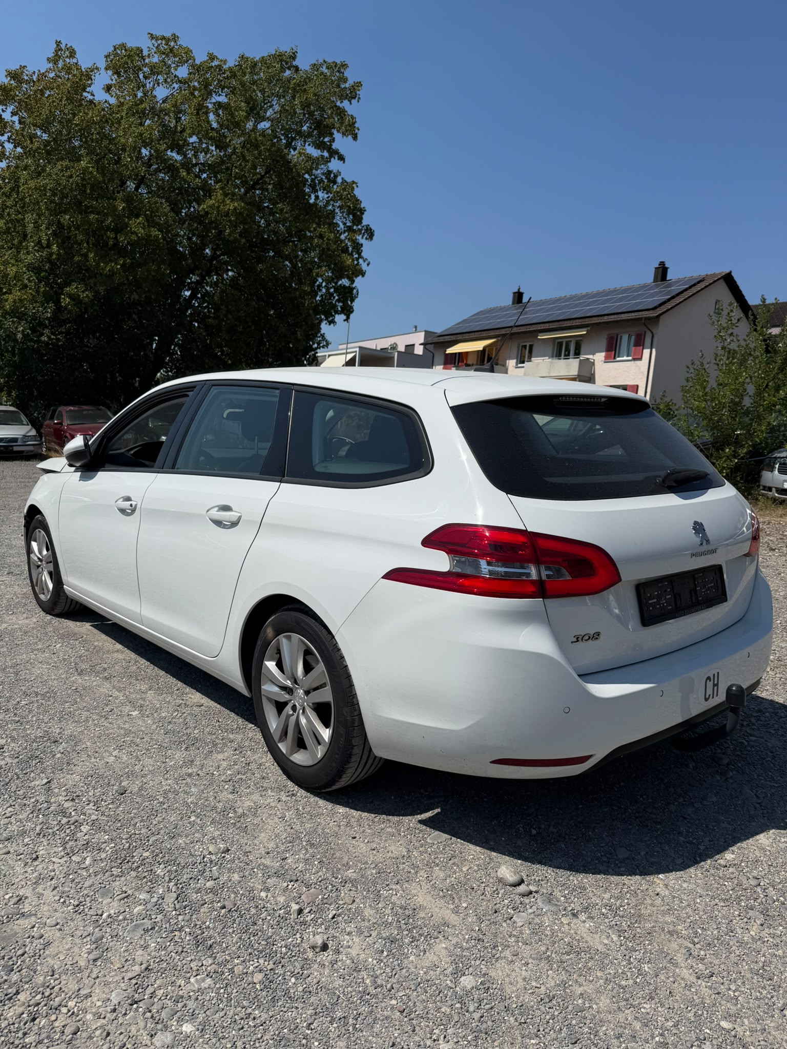 PEUGEOT 308 SW 1.5 BlueHDI Allure EAT8-image-3