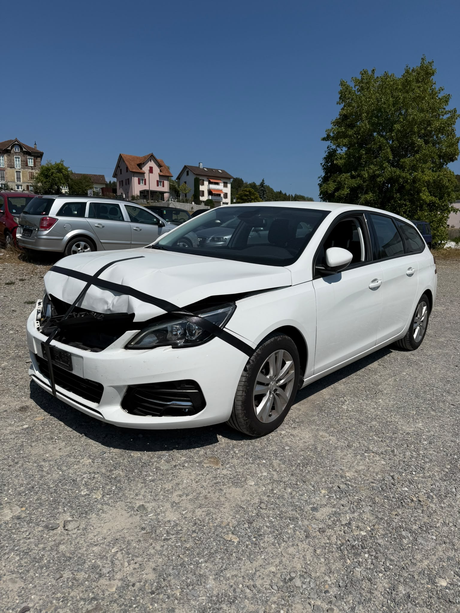 PEUGEOT 308 SW 1.5 BlueHDI Allure EAT8-image-4