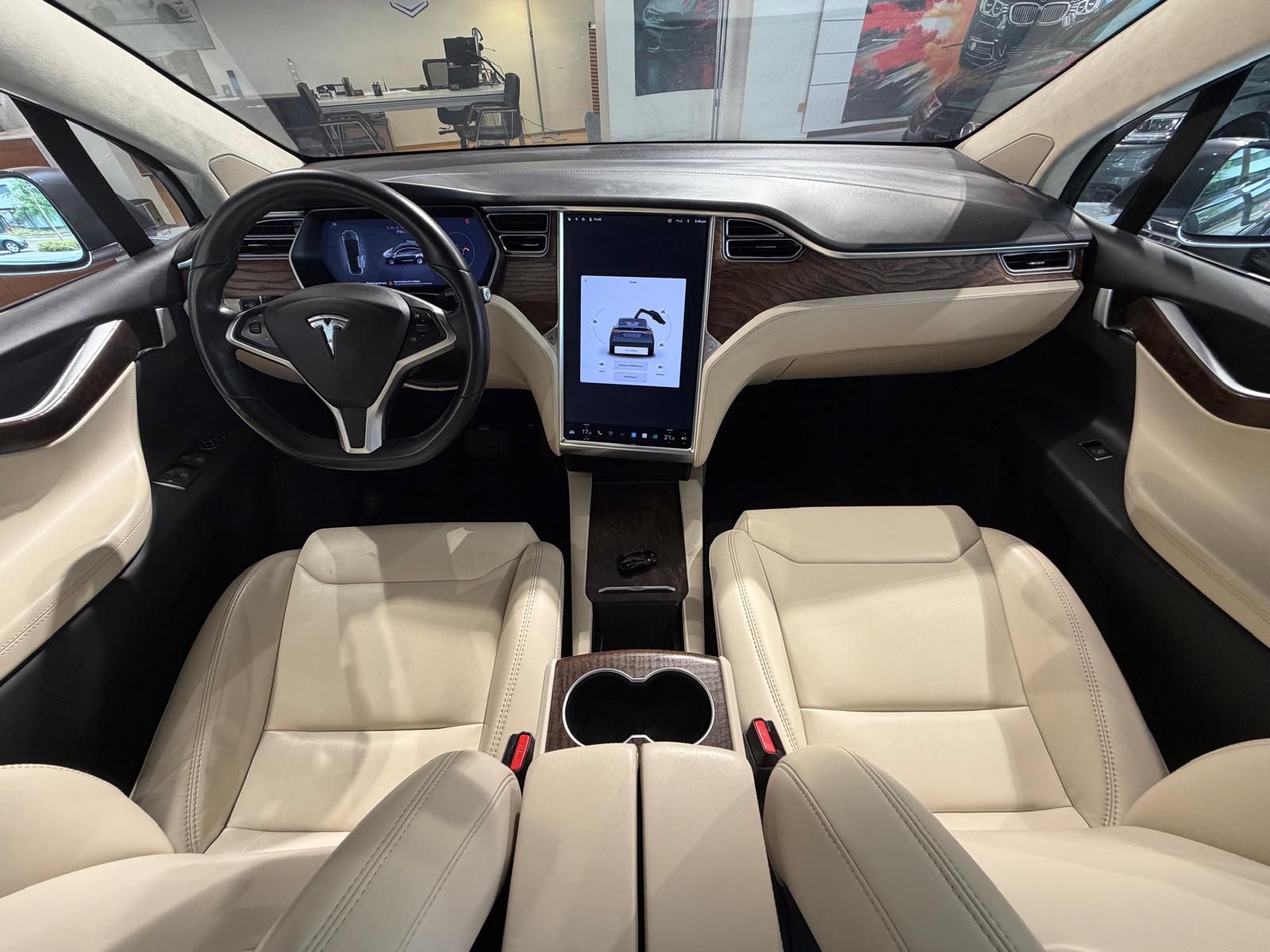 TESLA Model X 75 D-image-9