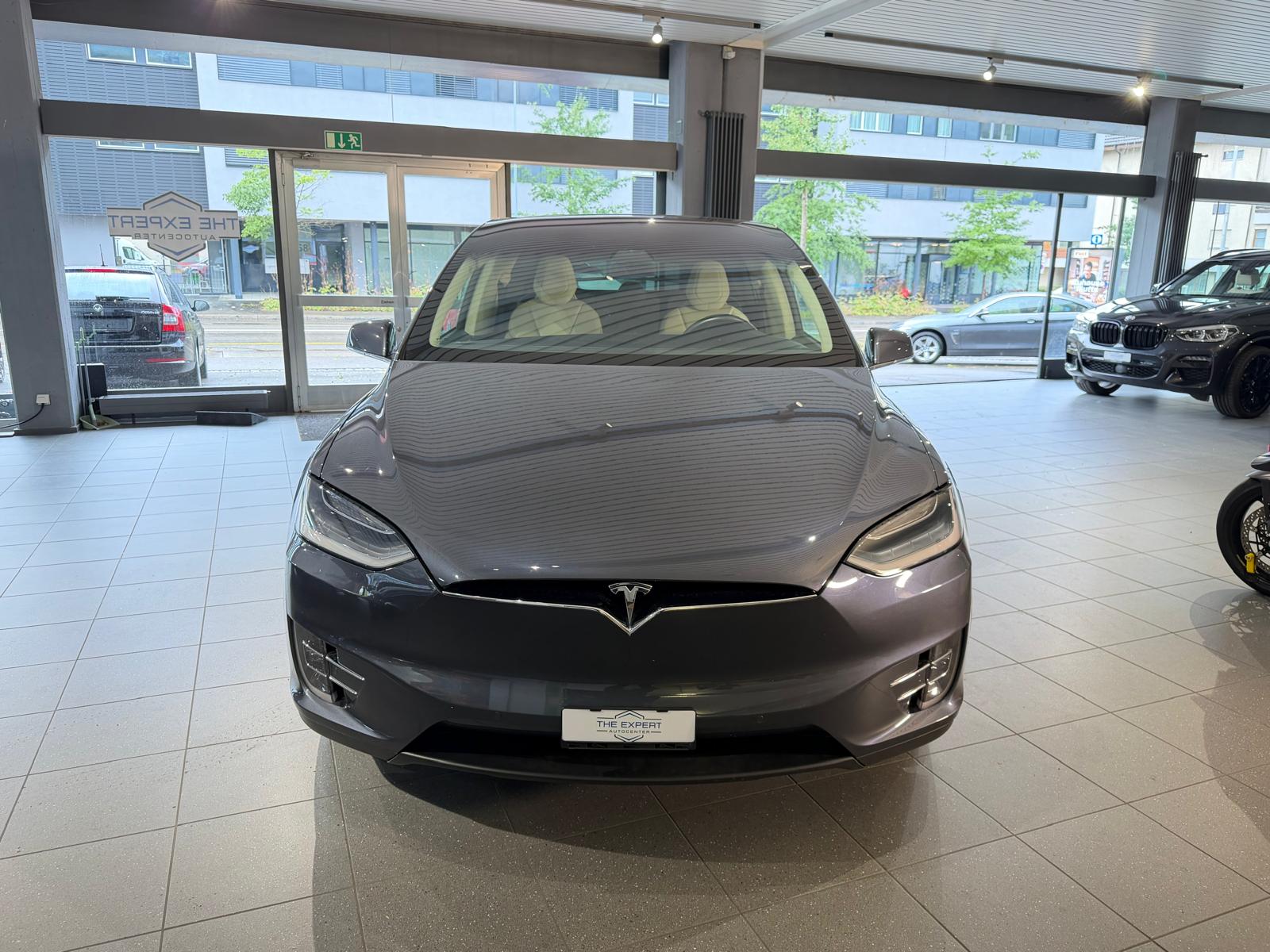 TESLA Model X 75 D-image-1