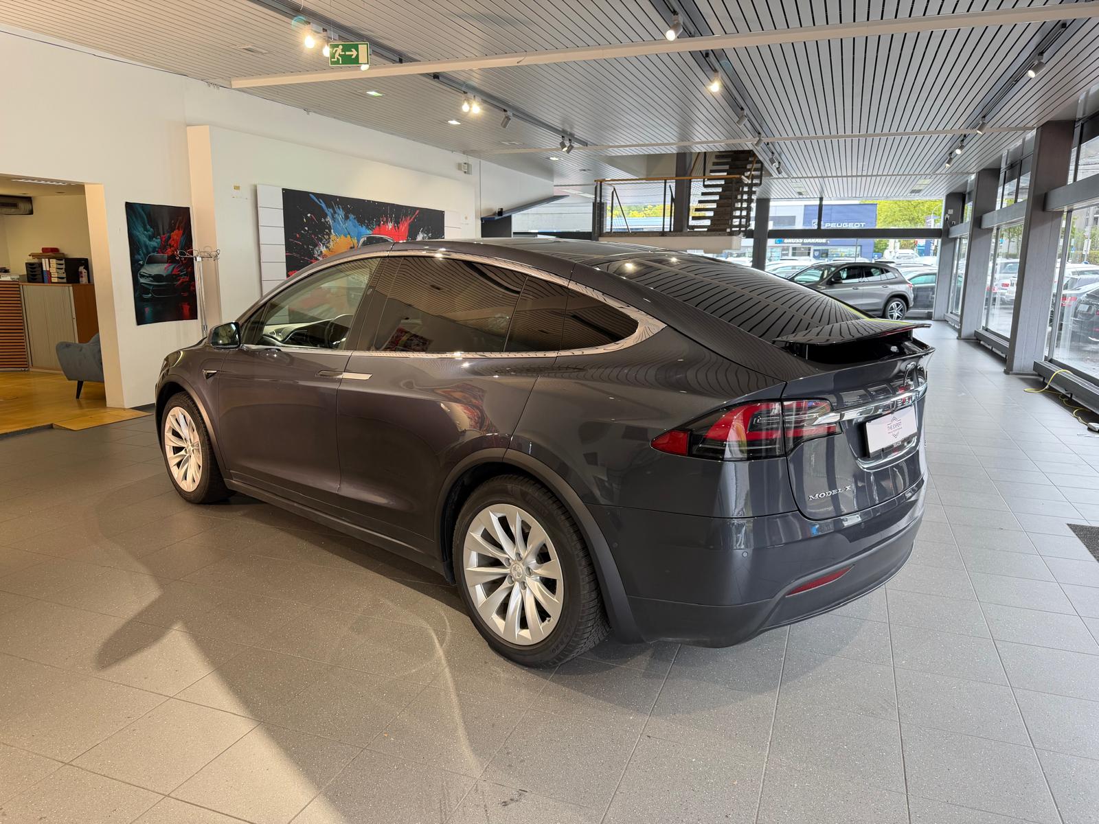 TESLA Model X 75 D-image-3