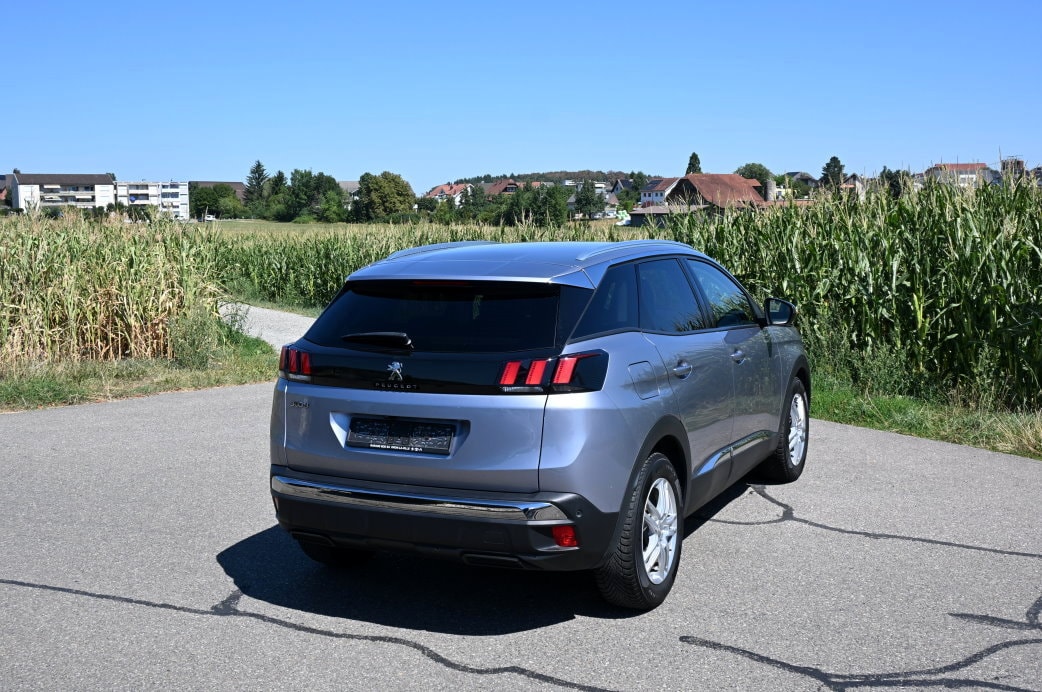 PEUGEOT 3008 1.2 PureTech Allure EAT-image-2