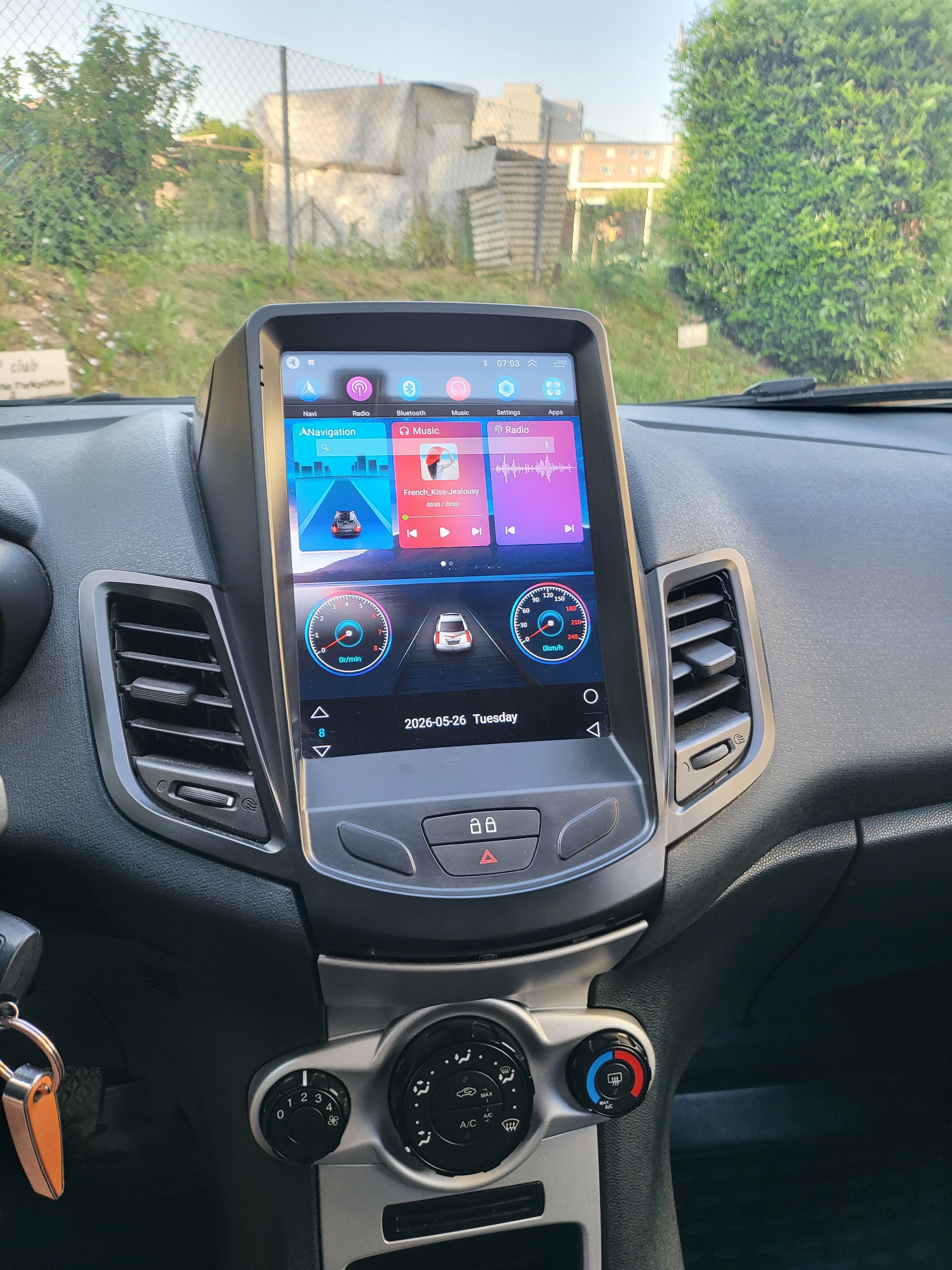 FORD Fiesta 1.25 16V Ambiente-image-2