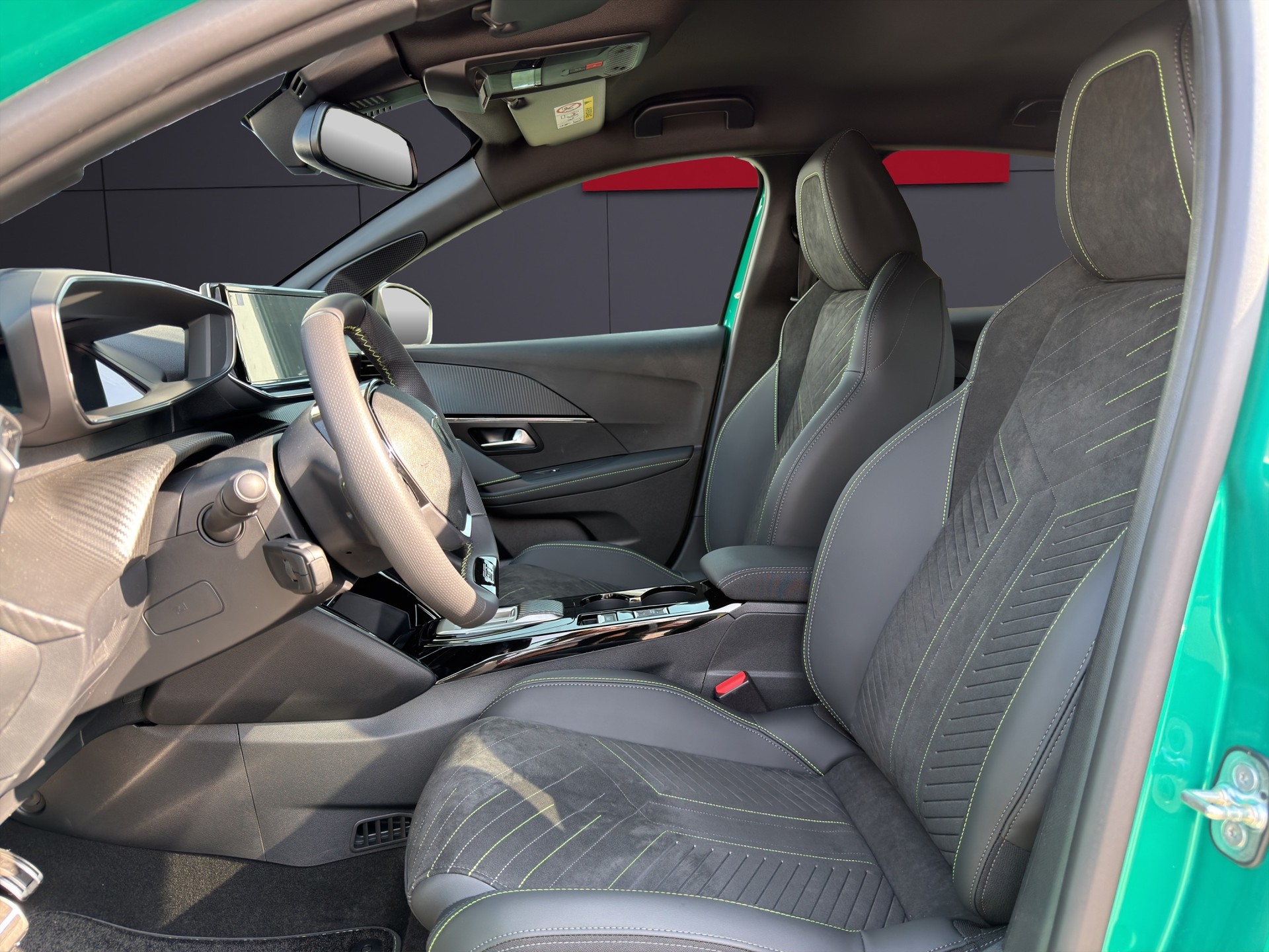 PEUGEOT 208 1.2 MHEV GT Exclusive-image-5