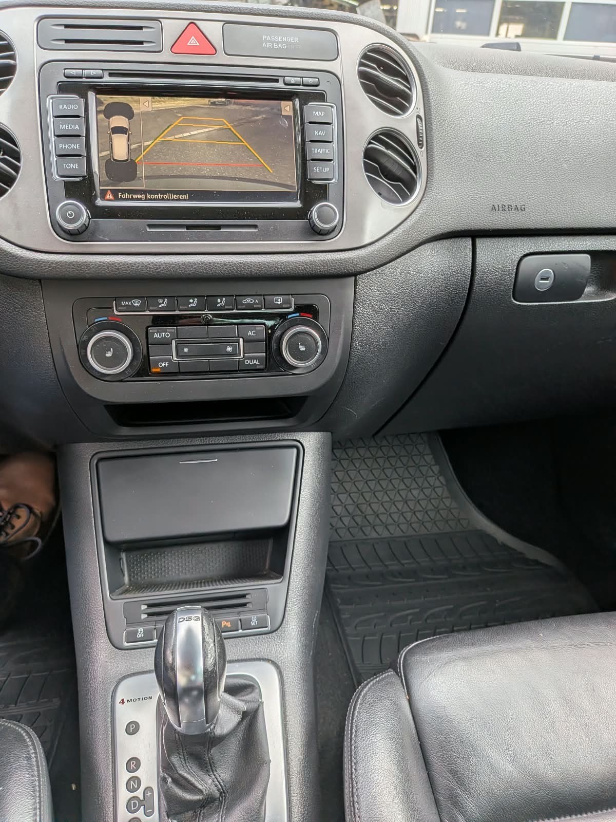 VW Tiguan 2.0 TDI Sport&Style DSG-image-6