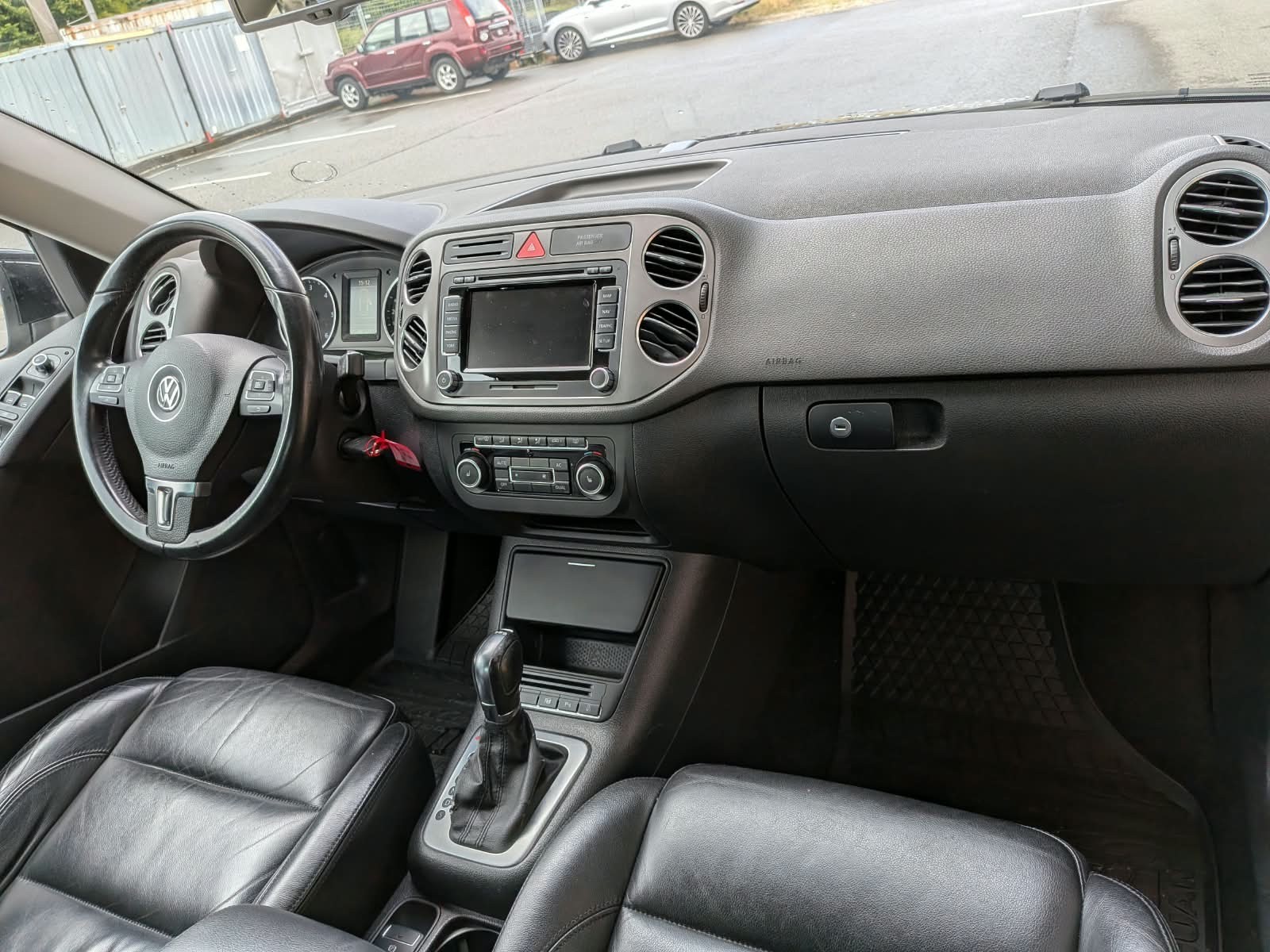 VW Tiguan 2.0 TDI Sport&Style DSG-image-10