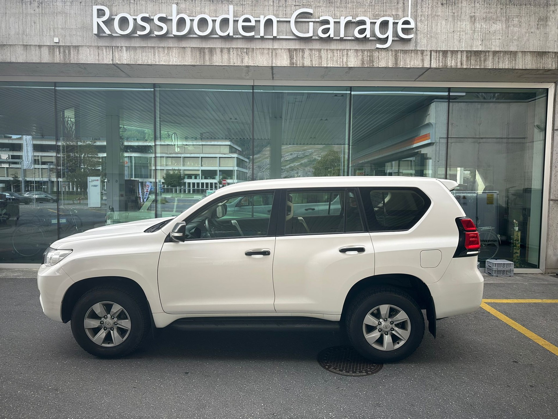 TOYOTA Land Cruiser 2.8TD Comfort Automatic