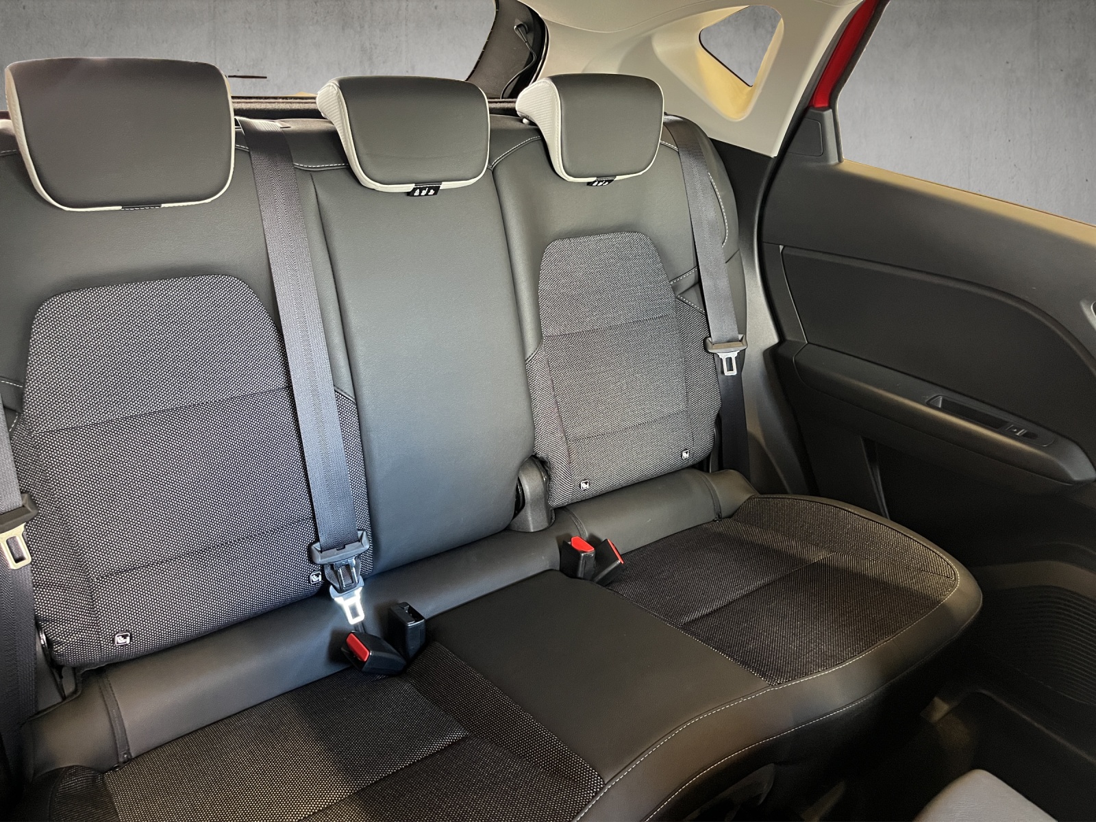 MITSUBISHI ASX 1.6 PHEV Intense-image-13