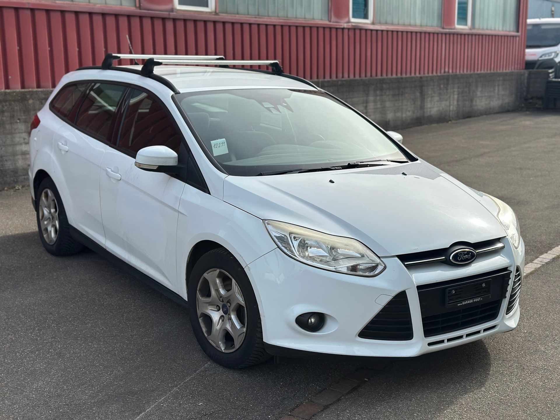 FORD Focus 1.0 SCTi Titanium-image-0
