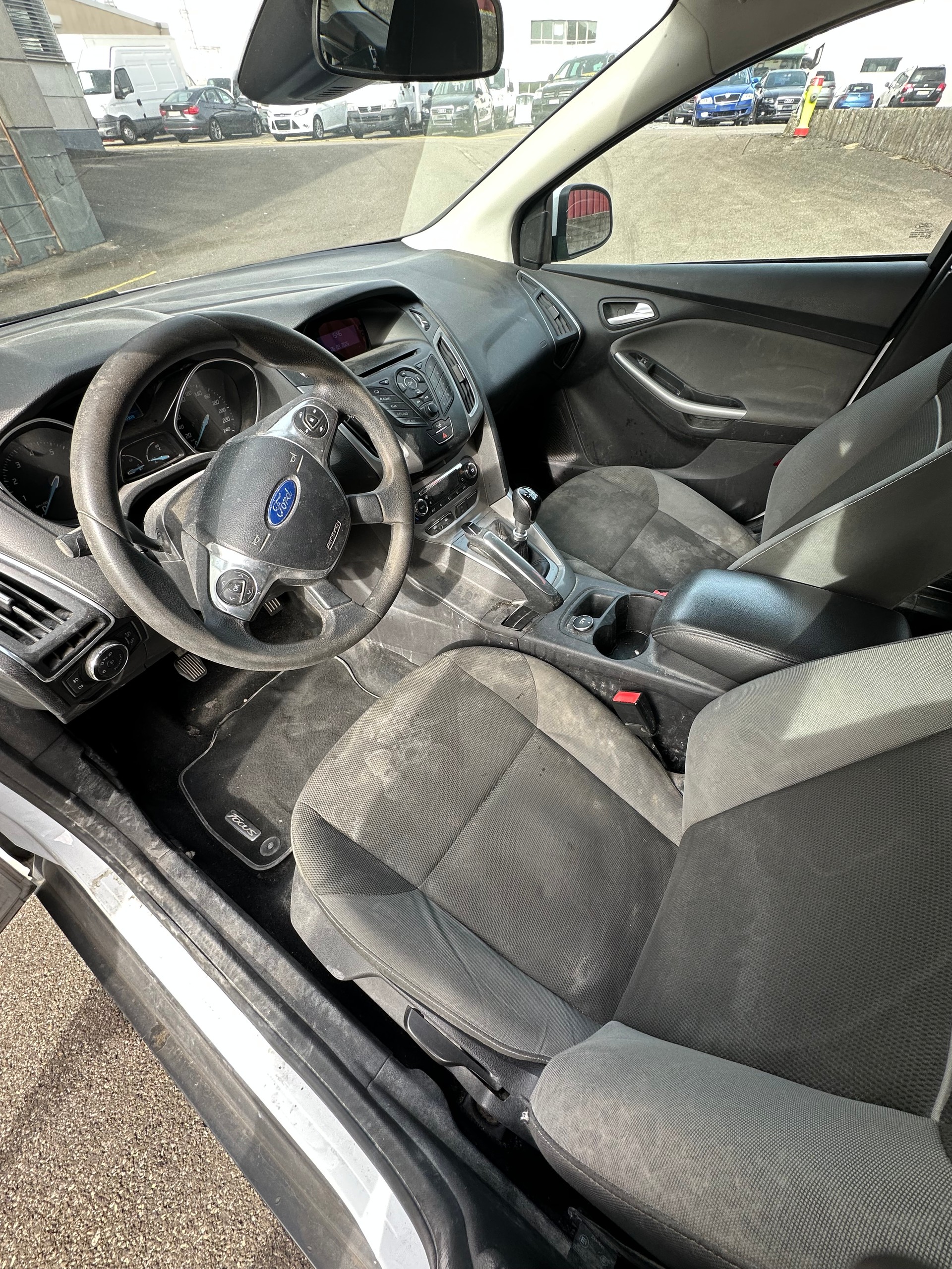 FORD Focus 1.0 SCTi Titanium-image-6