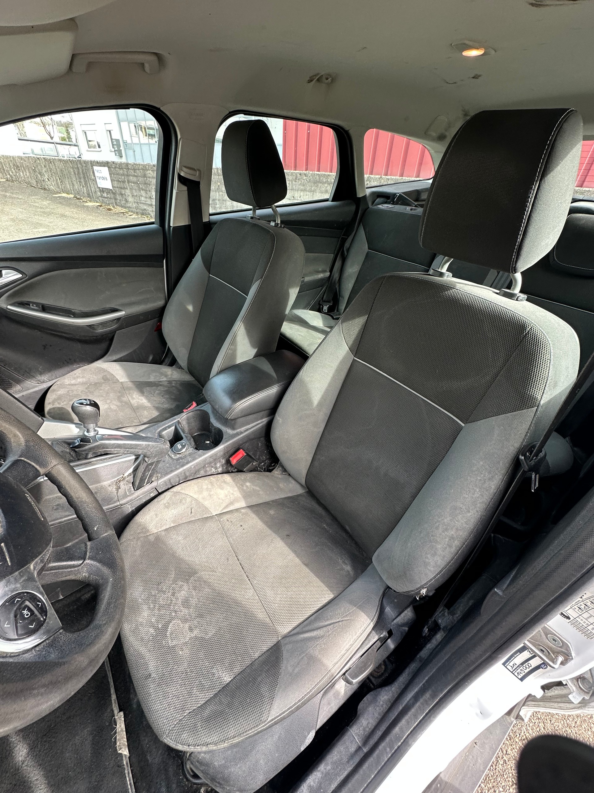 FORD Focus 1.0 SCTi Titanium-image-7