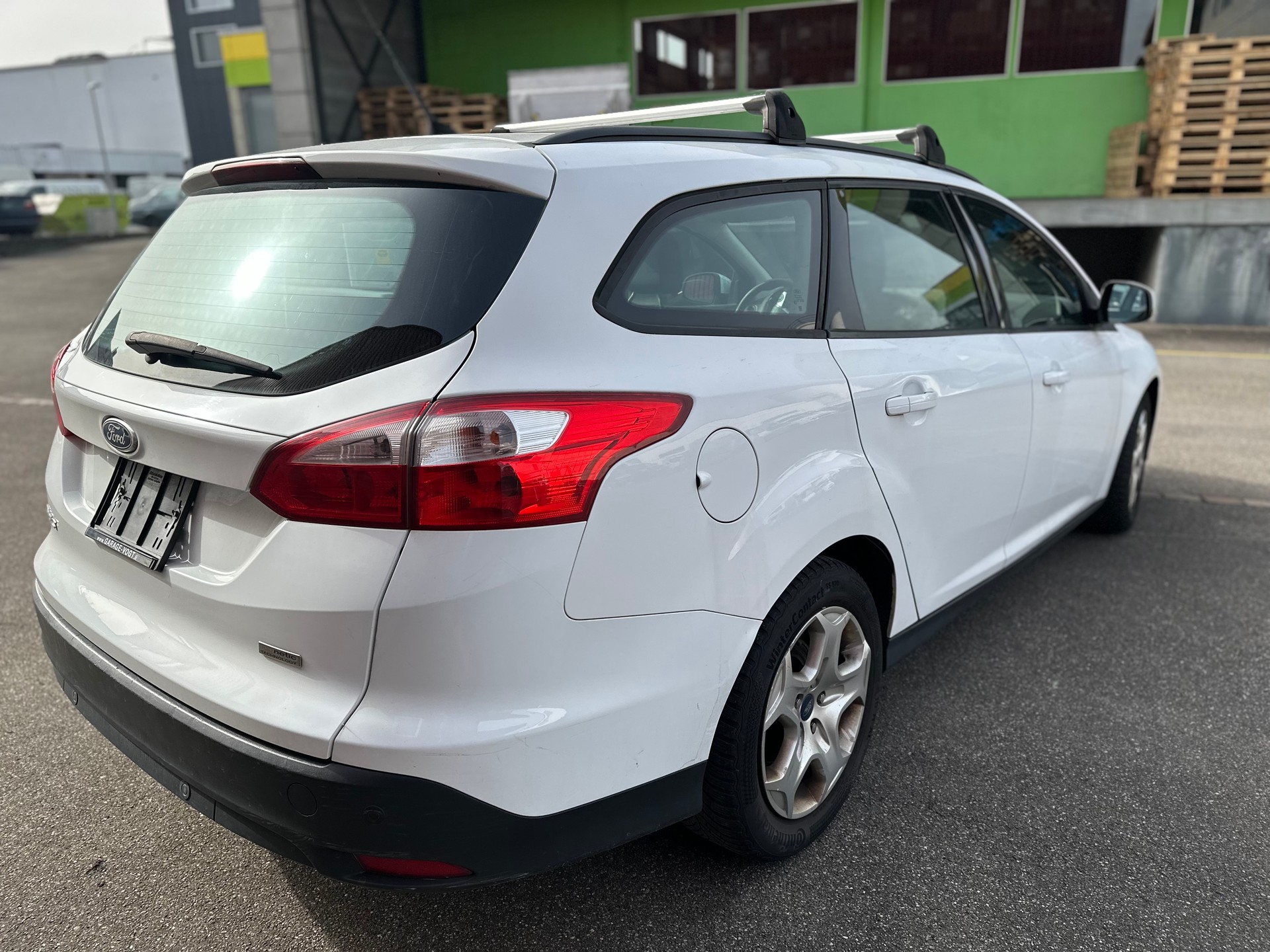 FORD Focus 1.0 SCTi Titanium-image-1