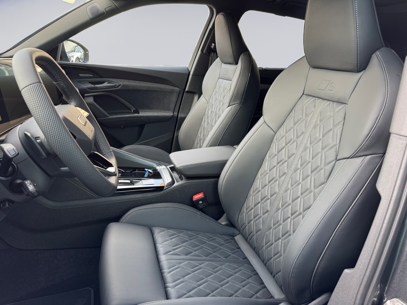 AUDI SQ5 TFSI quattro S-tronic-image-6