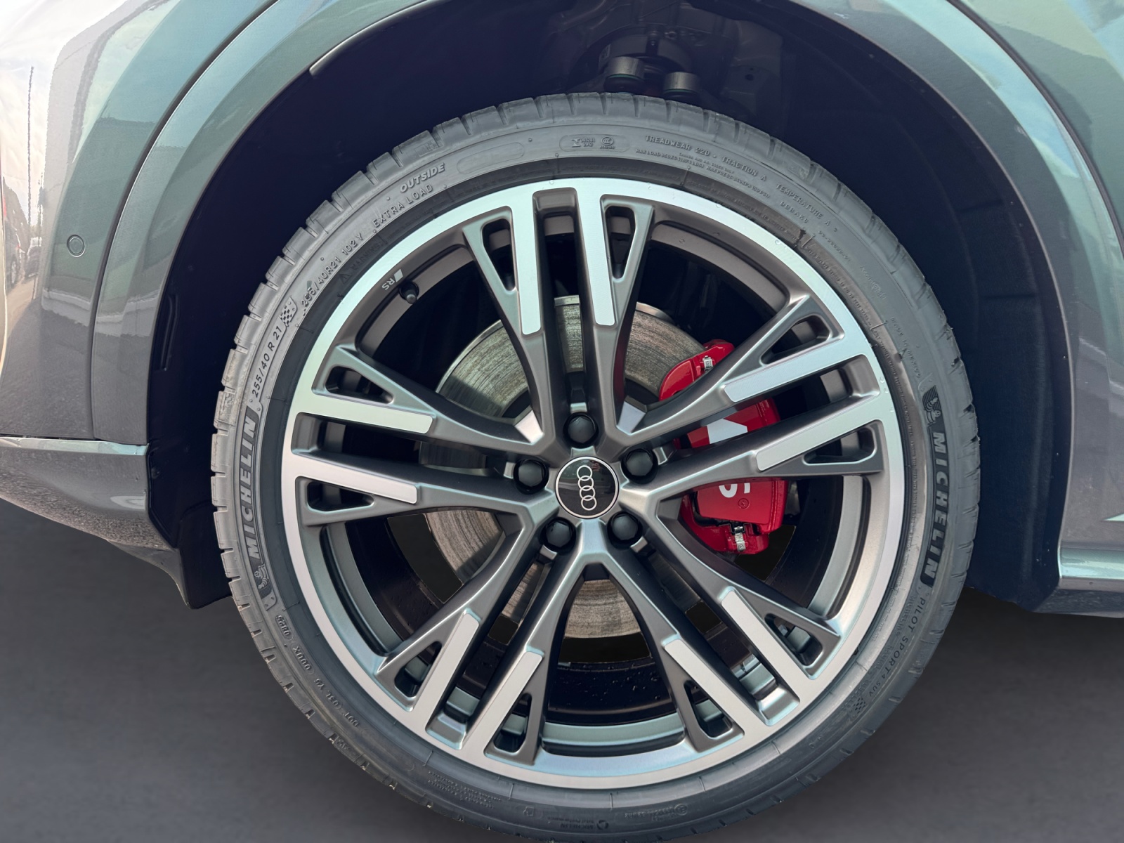 AUDI SQ5 TFSI quattro S-tronic-image-11