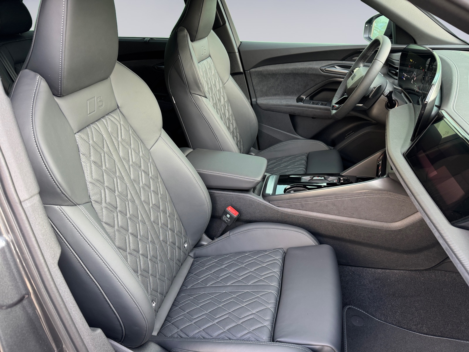AUDI SQ5 TFSI quattro S-tronic-image-12