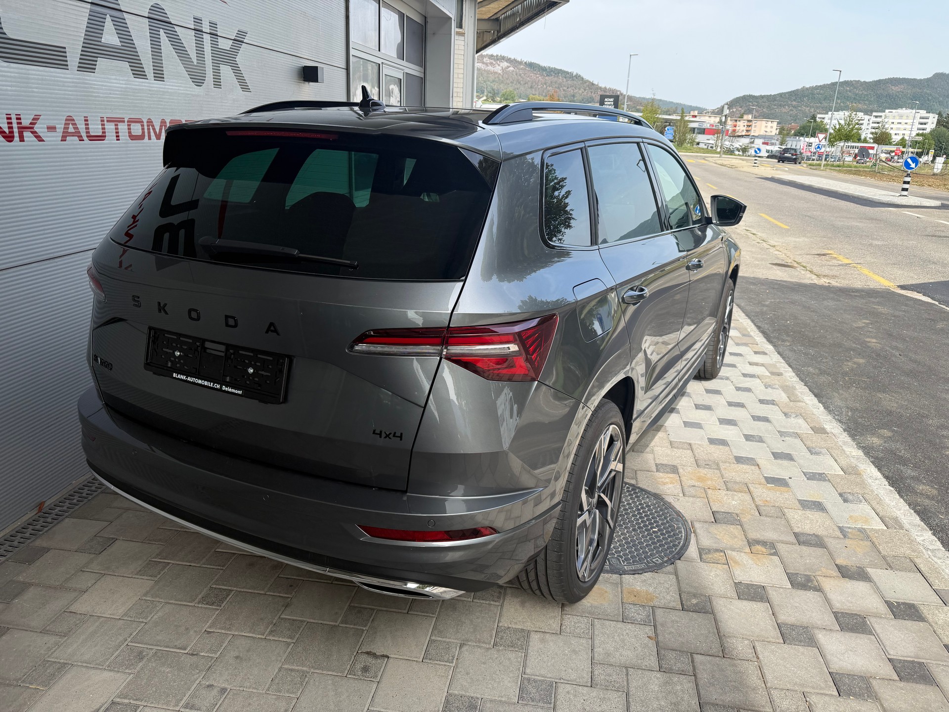 SKODA Karoq 2.0 TSI SportLine 4x4 DSG-image-3
