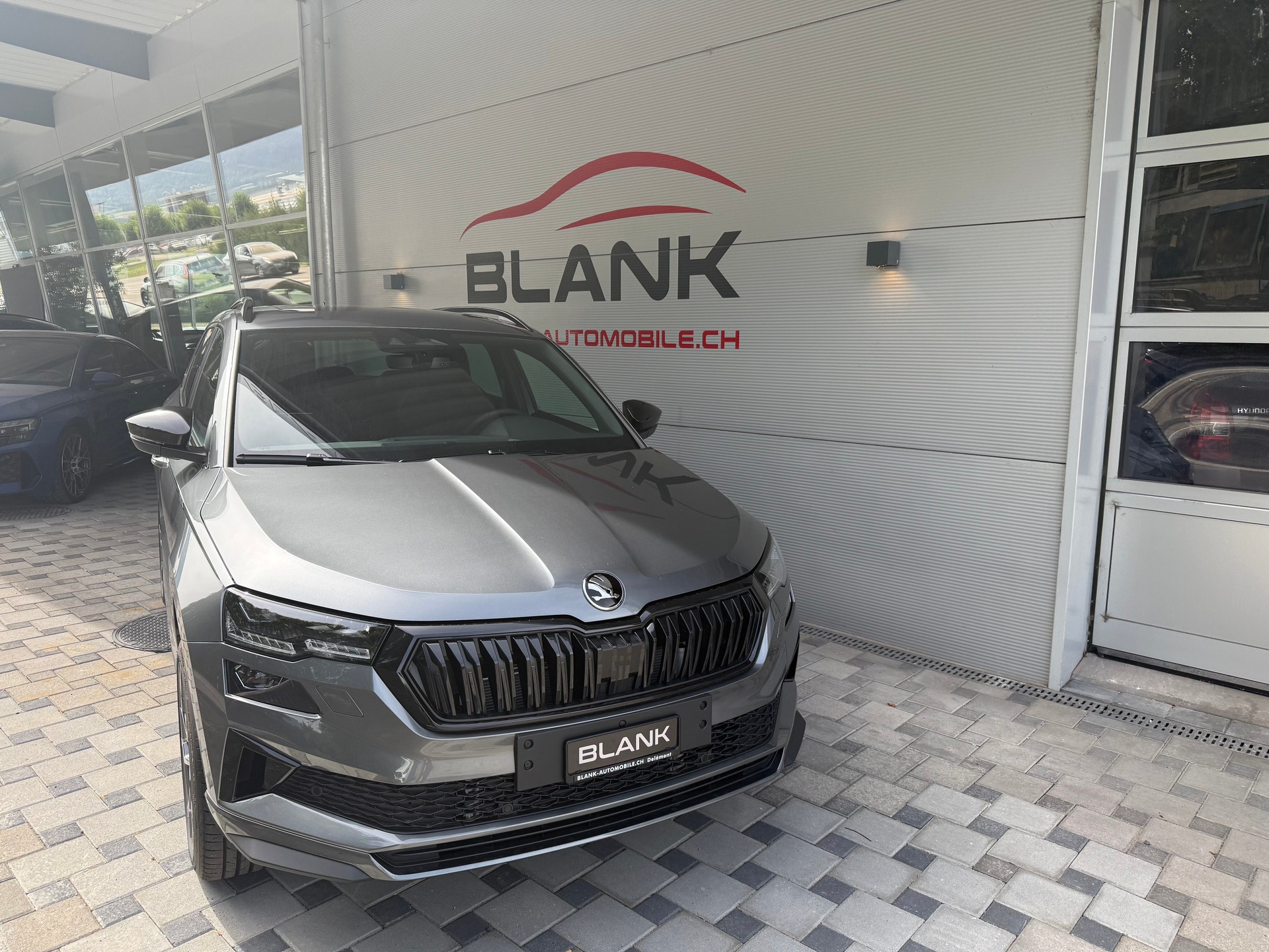 SKODA Karoq 2.0 TSI SportLine 4x4 DSG-image-1