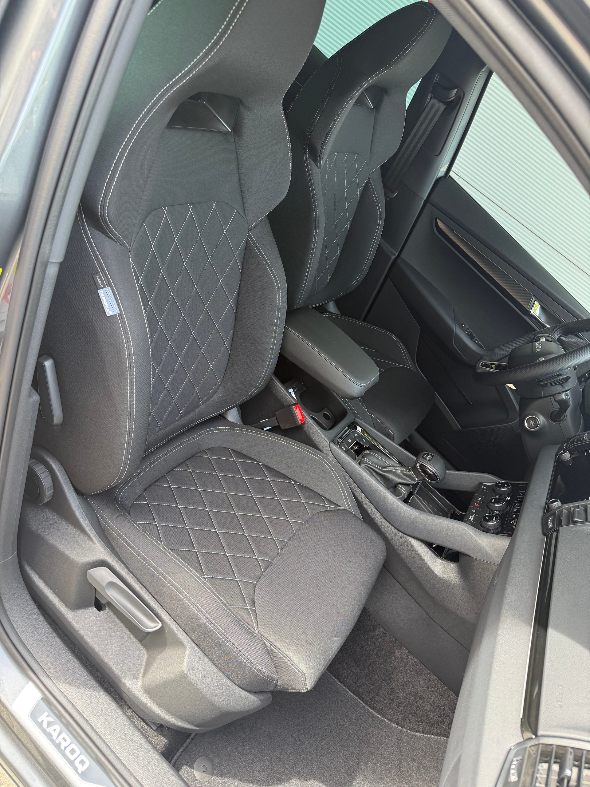 SKODA Karoq 2.0 TSI SportLine 4x4 DSG-image-8