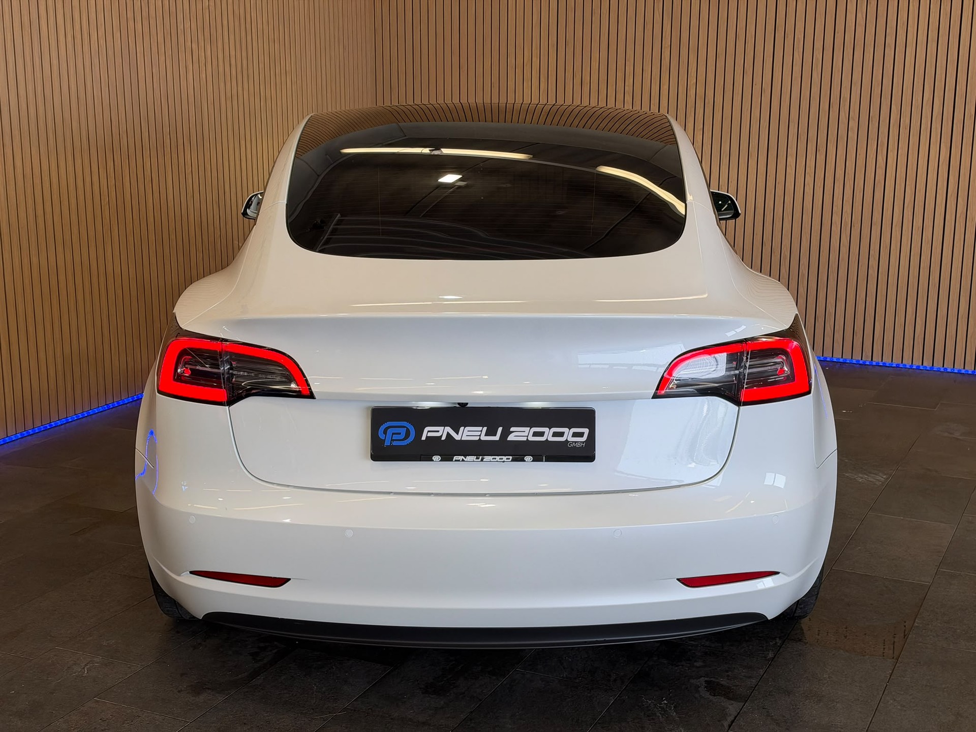 TESLA Model 3 Performance Dual Motor AWD-image-3