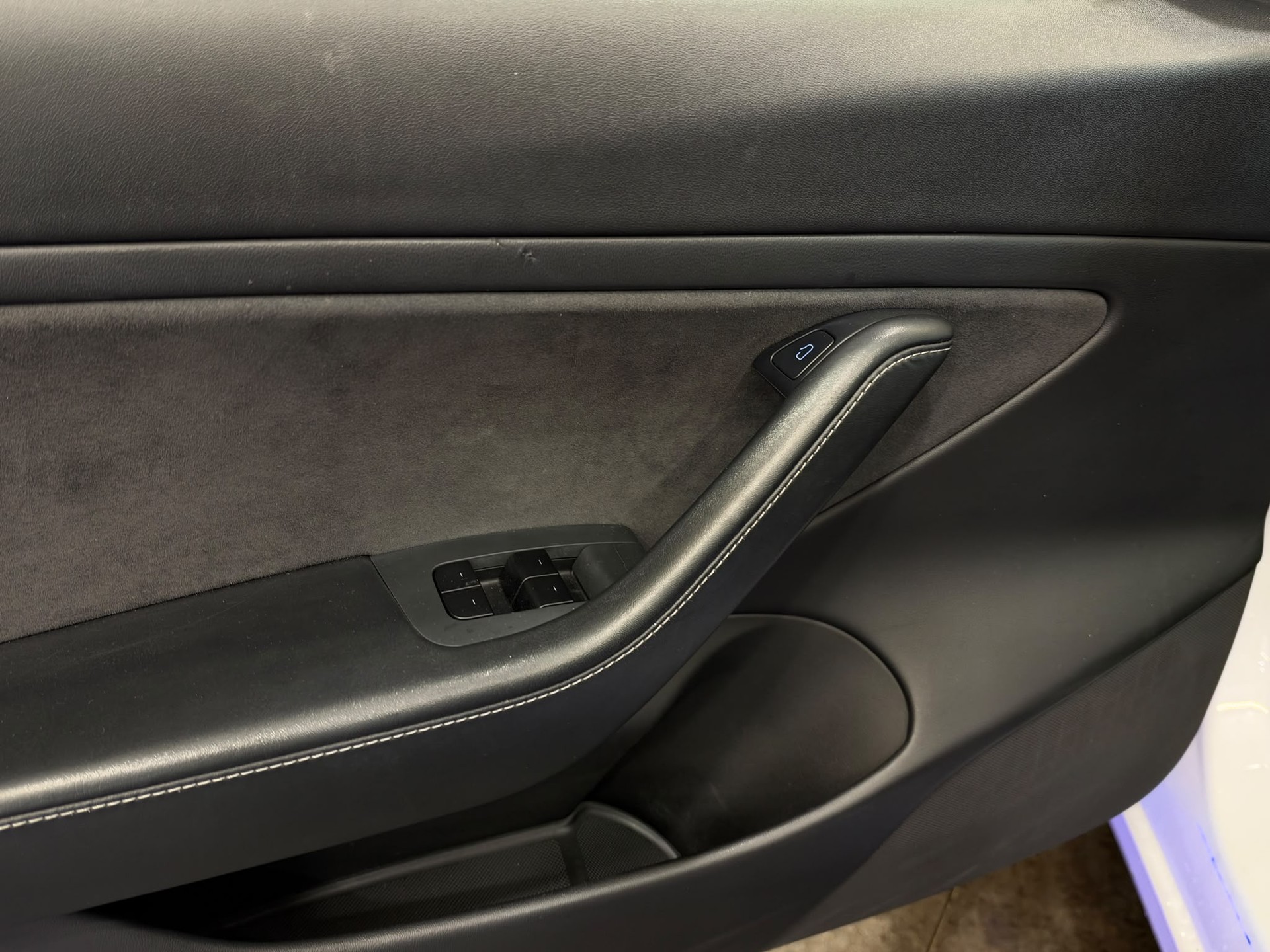 TESLA Model 3 Performance Dual Motor AWD-image-9