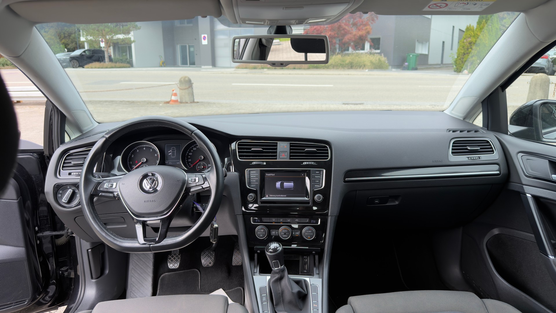 VW Golf 1.4 TSI Highline-image-13