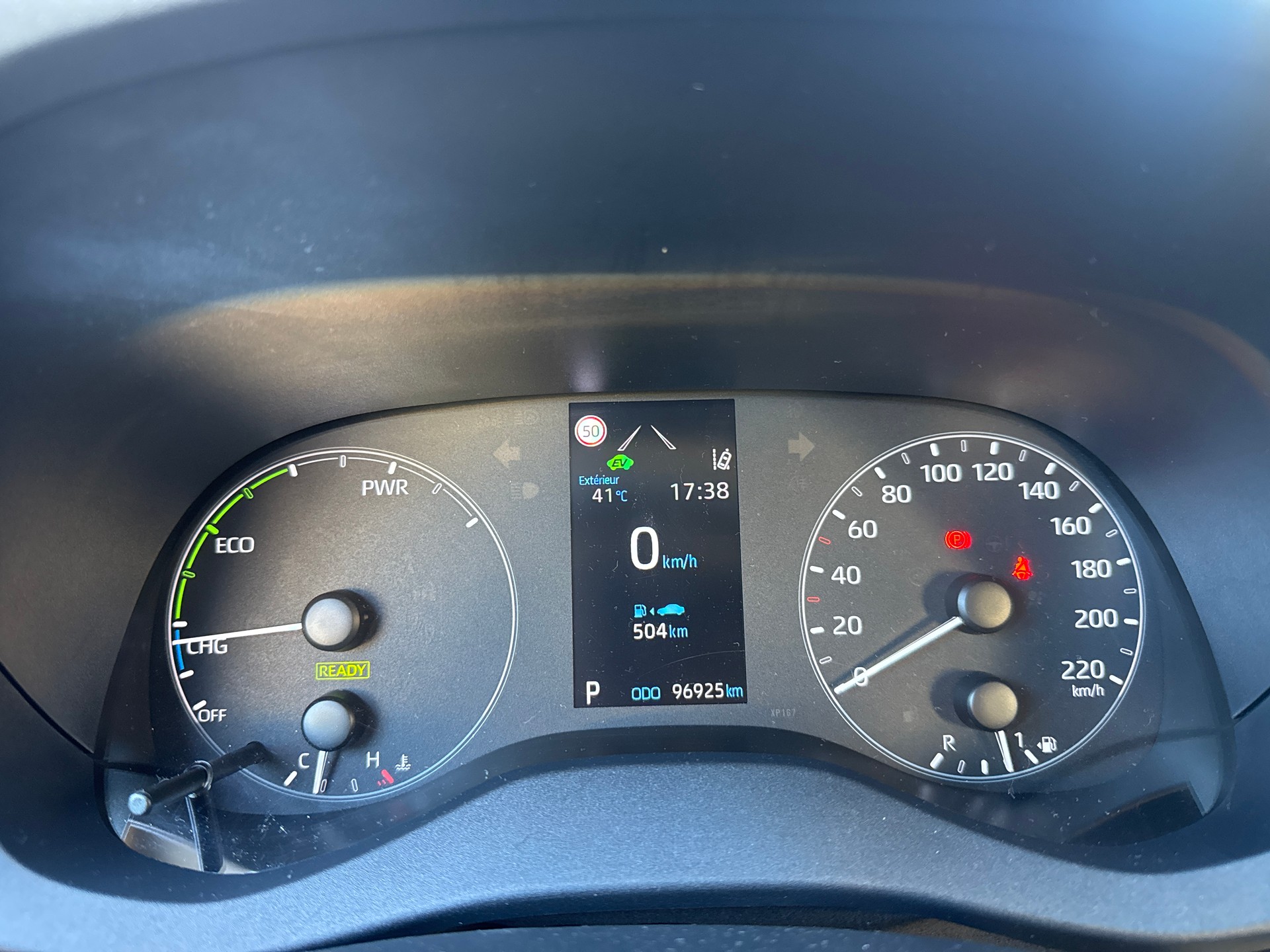 TOYOTA Yaris 1.5 Style e-CVT-image-8