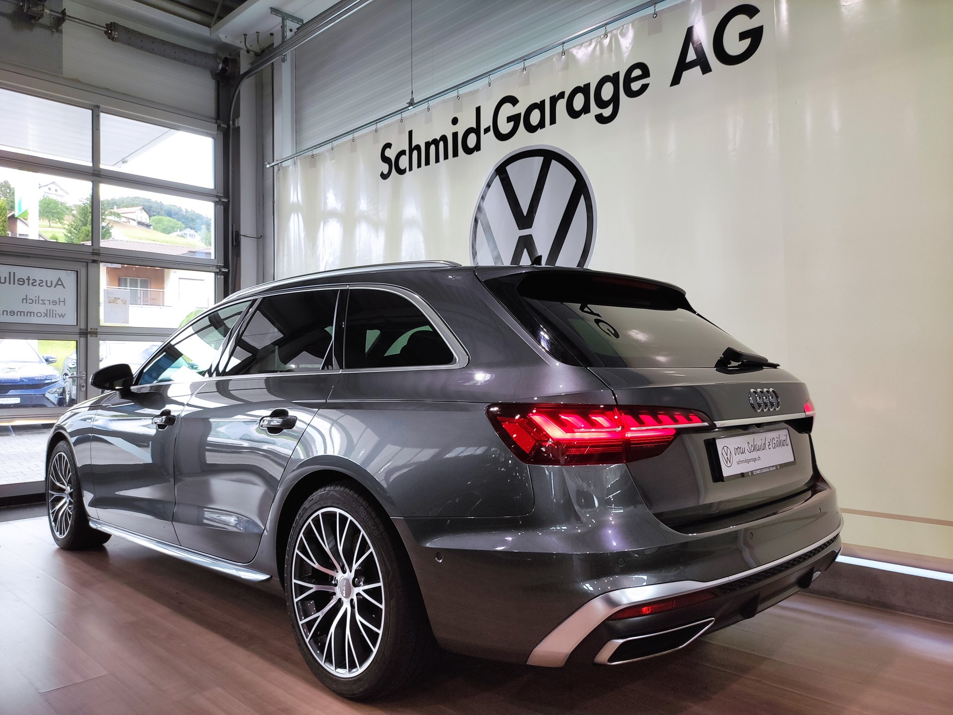 AUDI 2.0 40 TDI S Line quattro S-Tronic-image-5