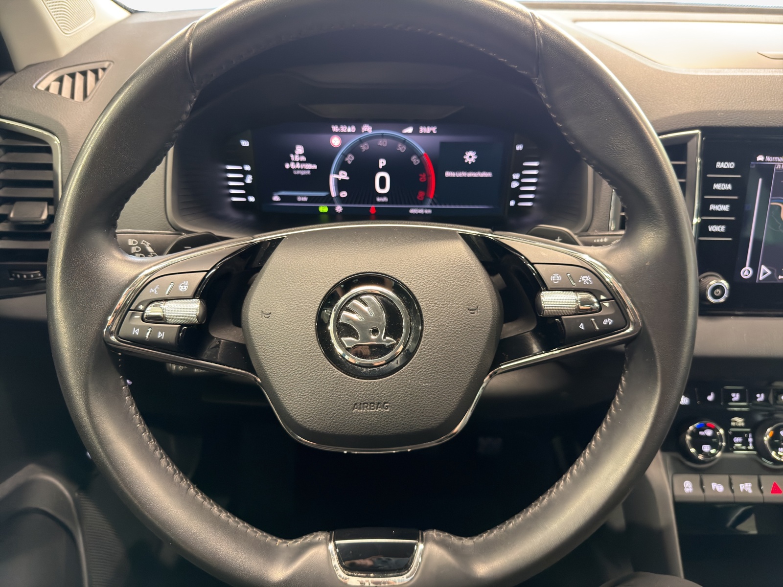 SKODA Karoq 1.5 TSI Style DSG-image-7