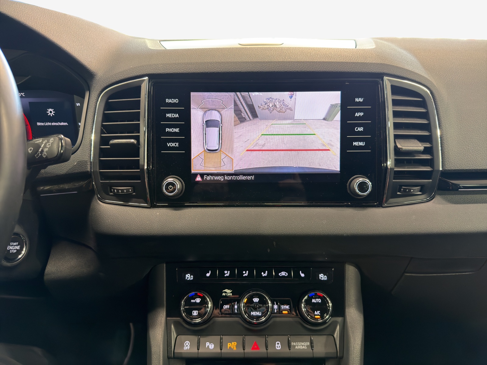 SKODA Karoq 1.5 TSI Style DSG-image-13