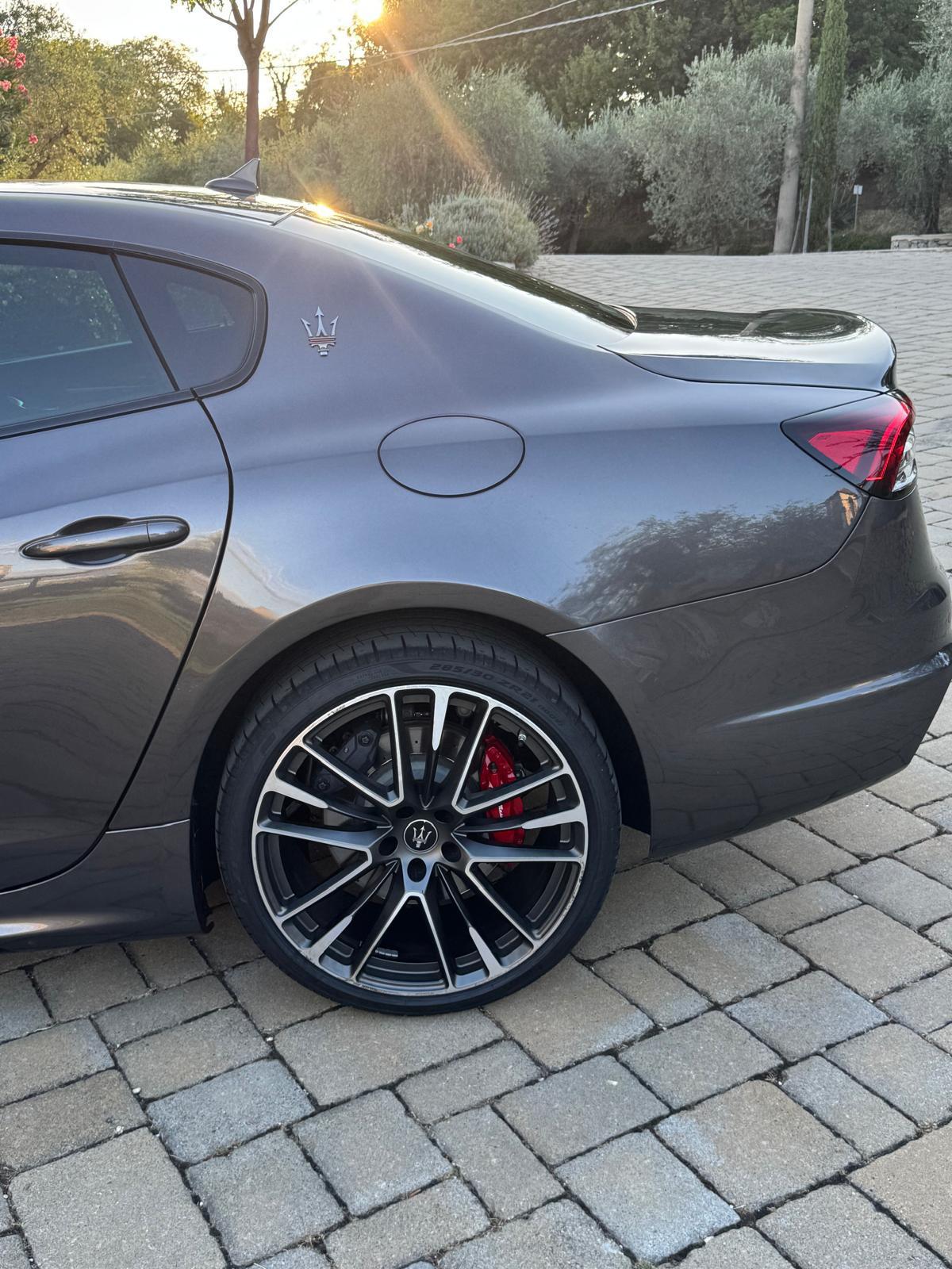 MASERATI 3.8 V8 Trofeo-image-3
