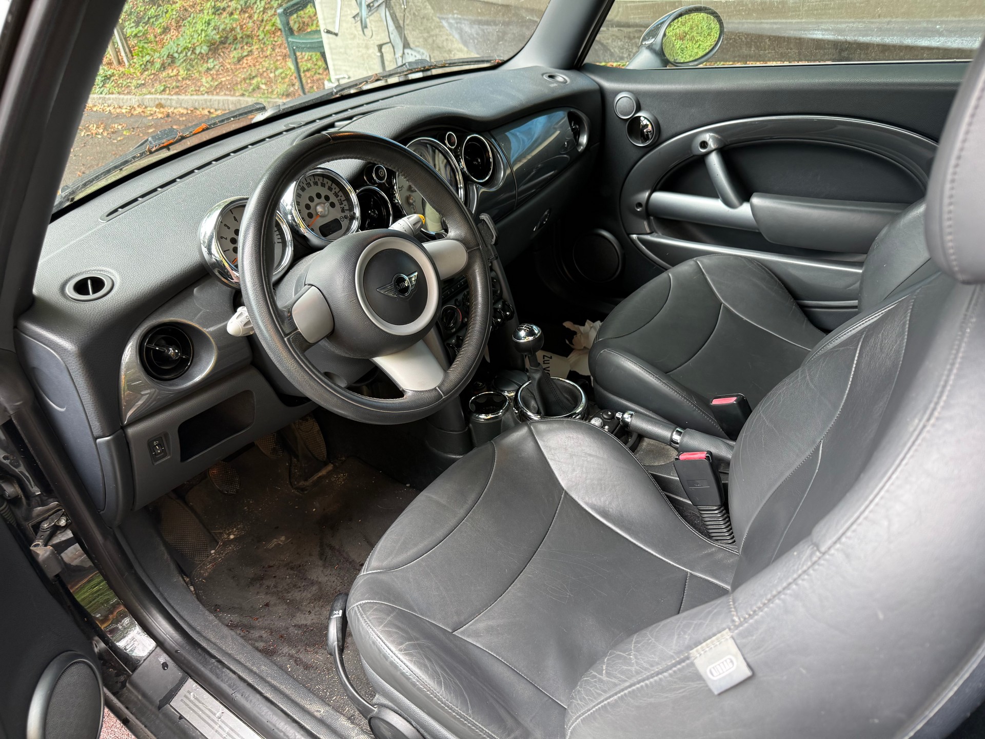 MINI Cooper Cabriolet-image-6